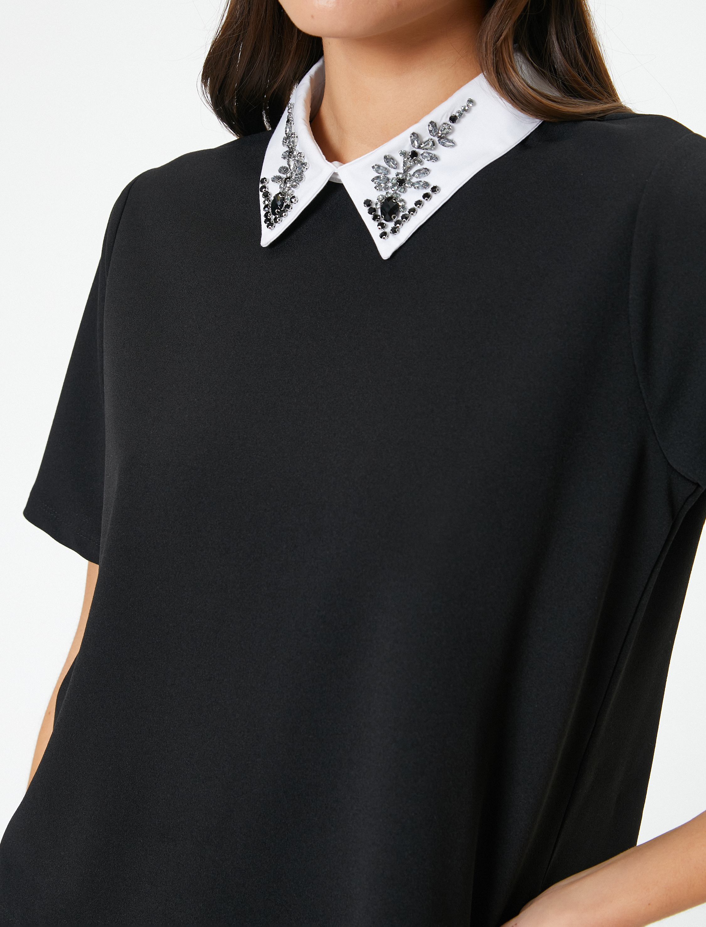   Taşlı Gömlek Yaka Tişört Kısa Kollu Standart Kesim