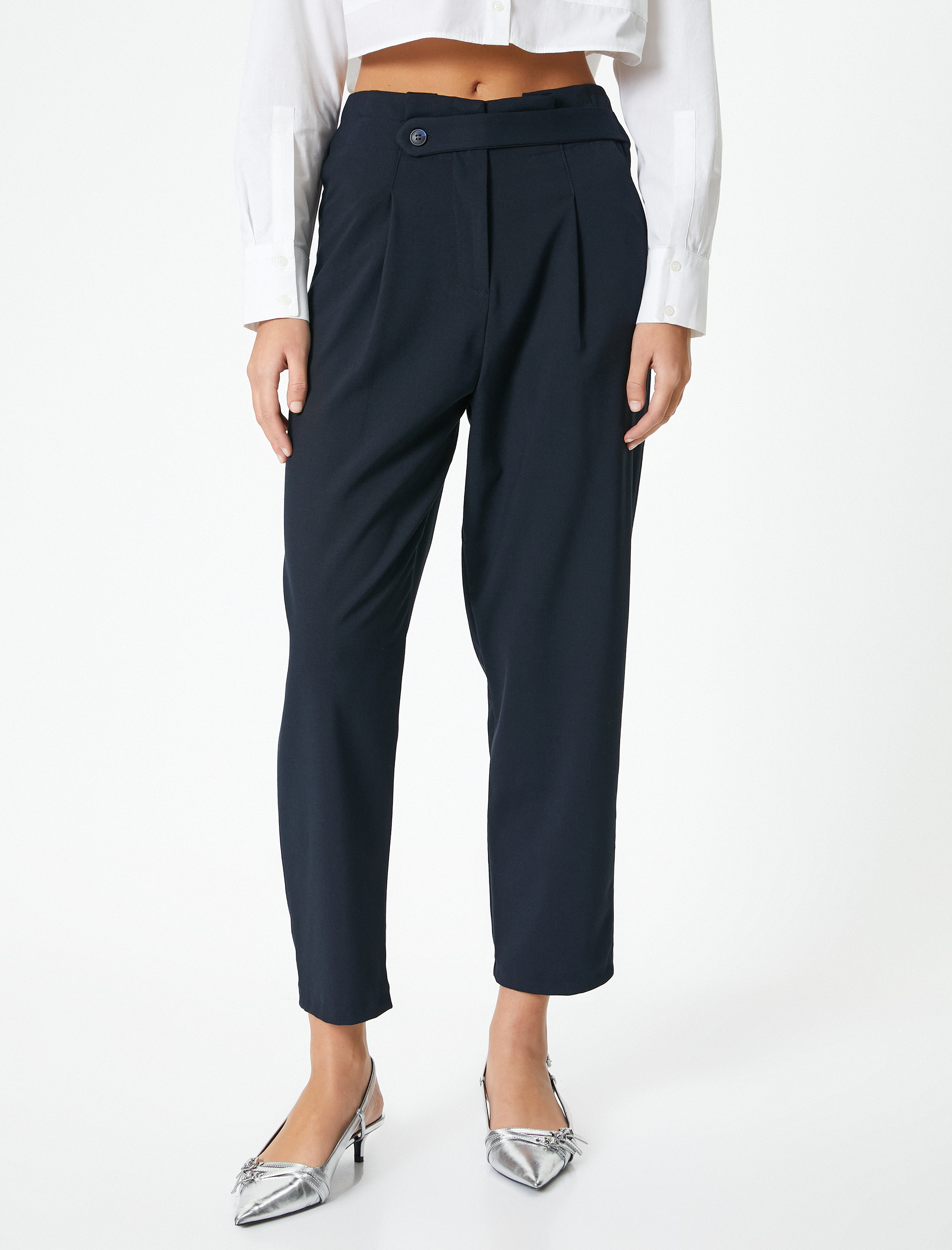   Havuç Pantolon Yüksek Bel Düğmeli Kemerli Cep Detaylı