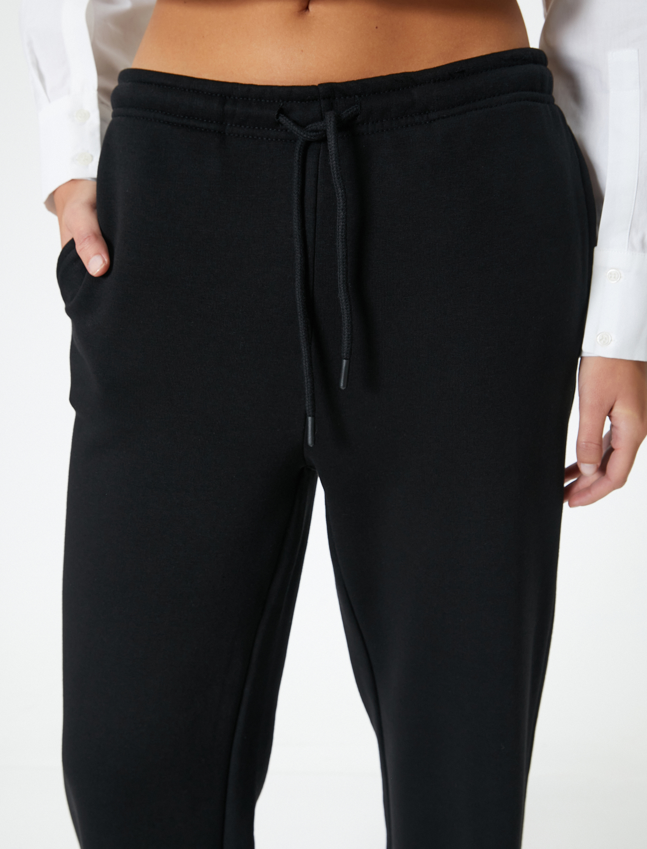   Bol Paça Pantolon Beli Bağcıklı Cep Detaylı Üç İplik Şardonlu