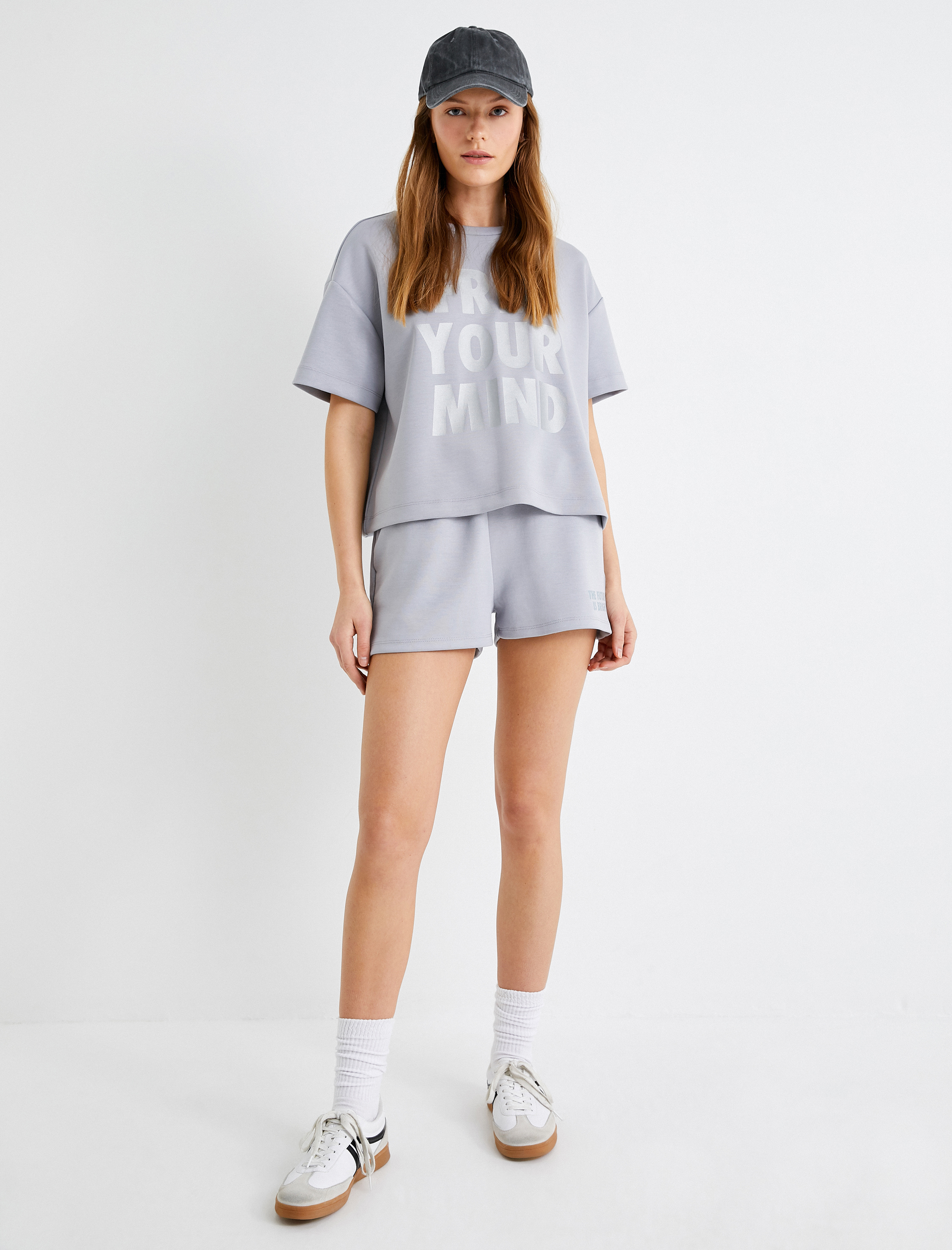   Modal Kumaş Spor Şort Ekstra Kısa Beli Bağlamalı Lastikli Cepli