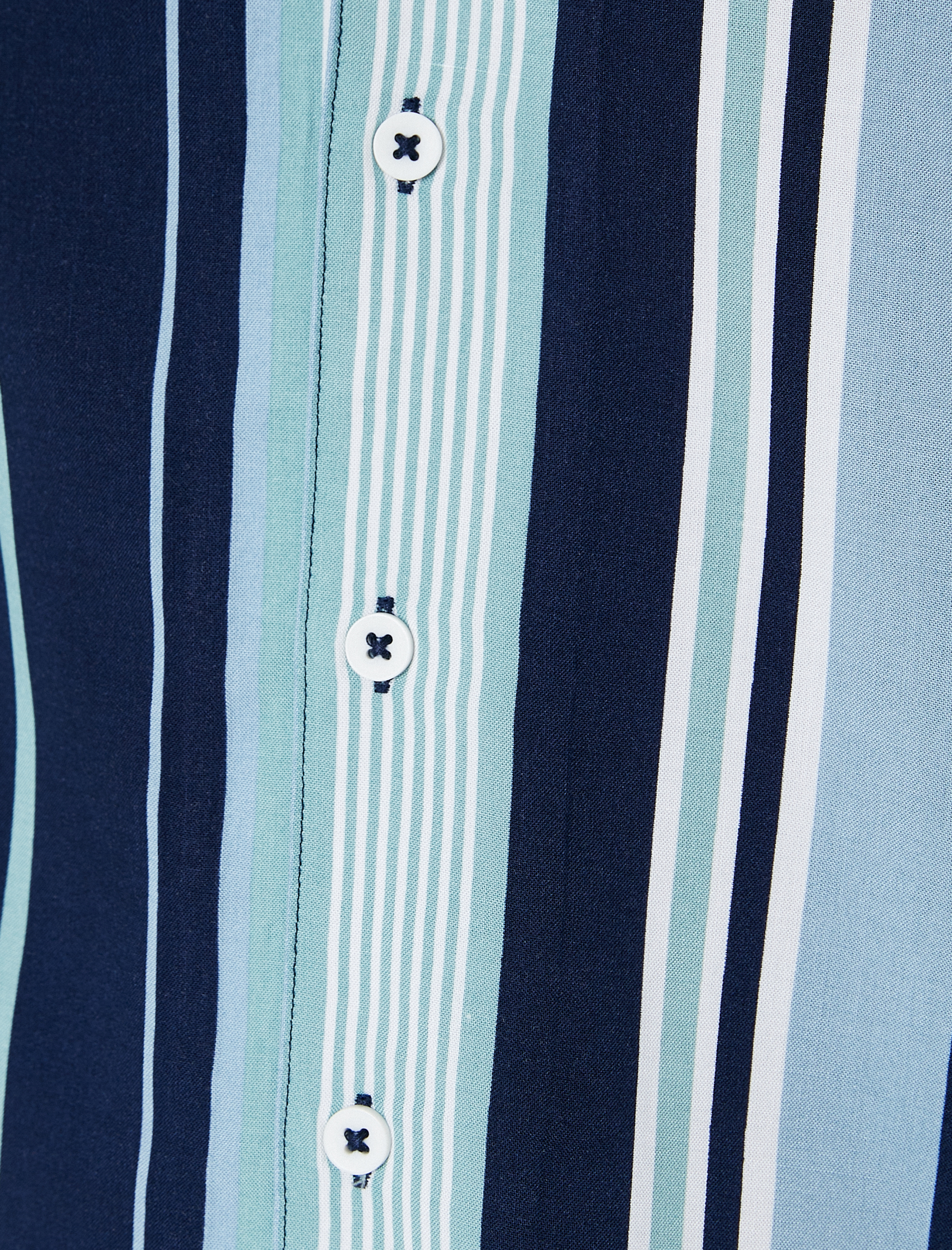 Yazlık Gömlek Kısa Kollu Devrik Yaka Viskon Kumaş Regular Fit