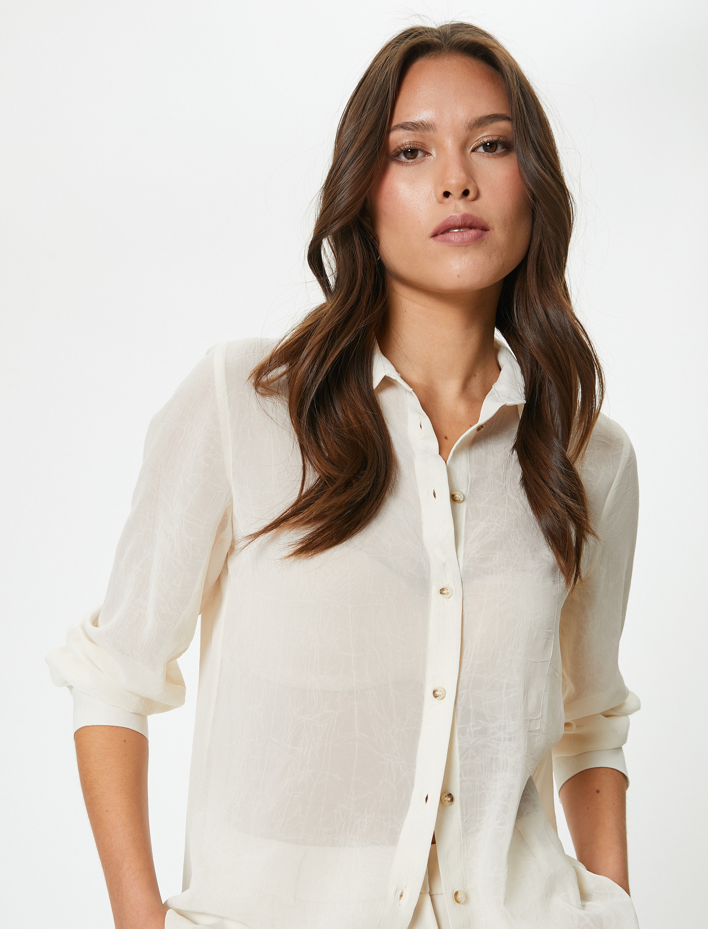   Uzun Kollu Gömlek Dokulu Düğmeli Klasik Yaka