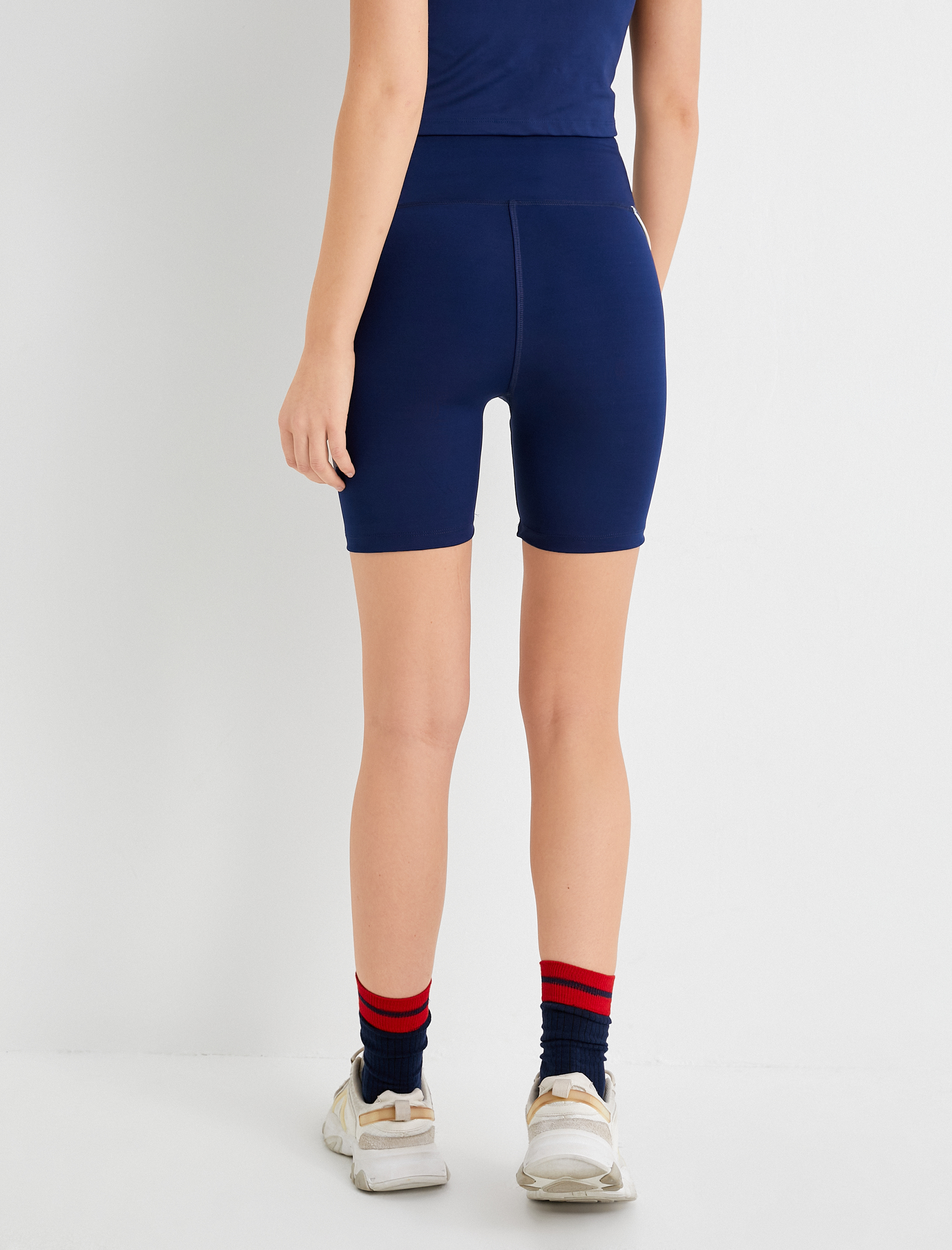   Spor Kısa Tayt Çizgi Detaylı Yüksek Bel Slim Fit