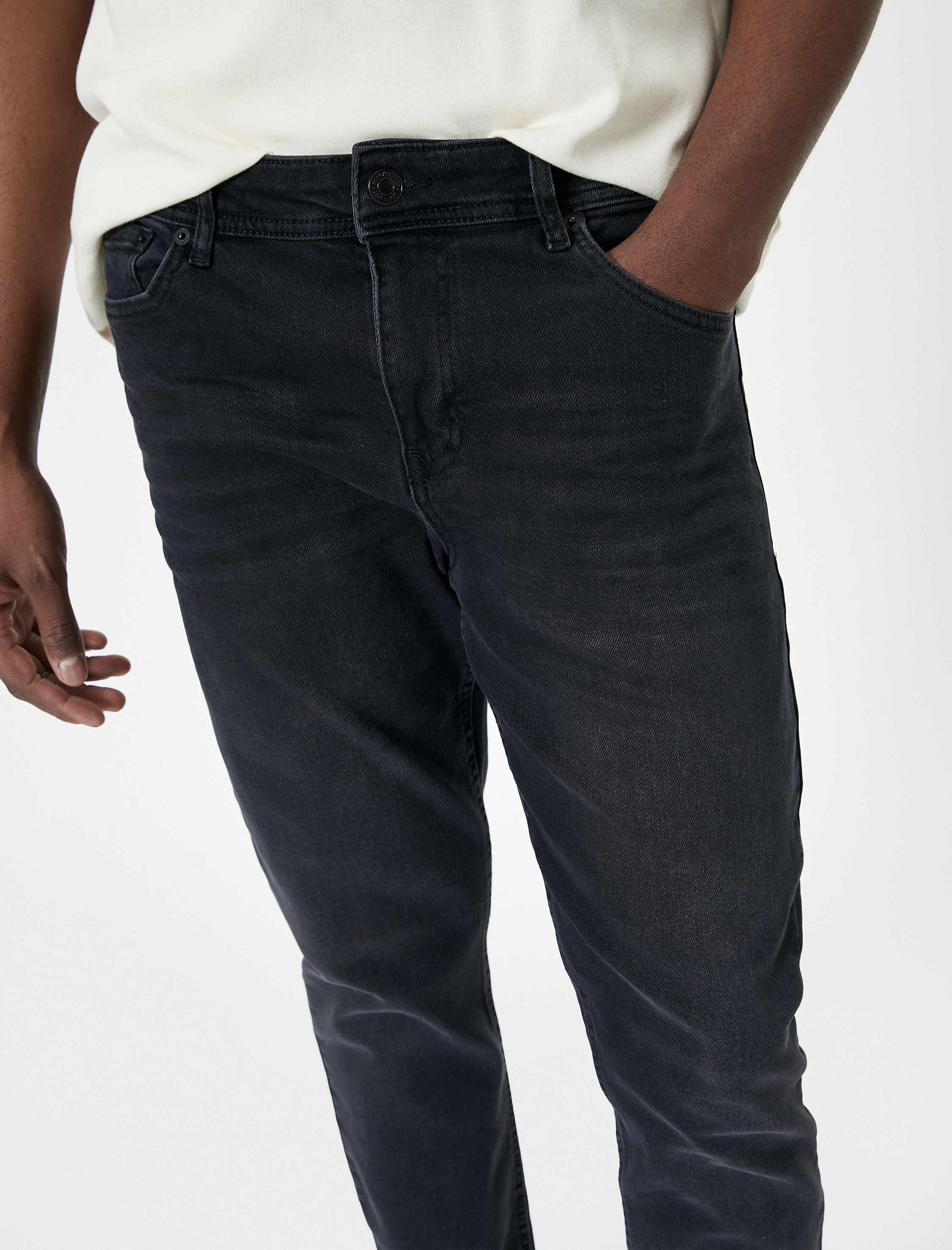   Brad Jeans - Slim Fit Jean