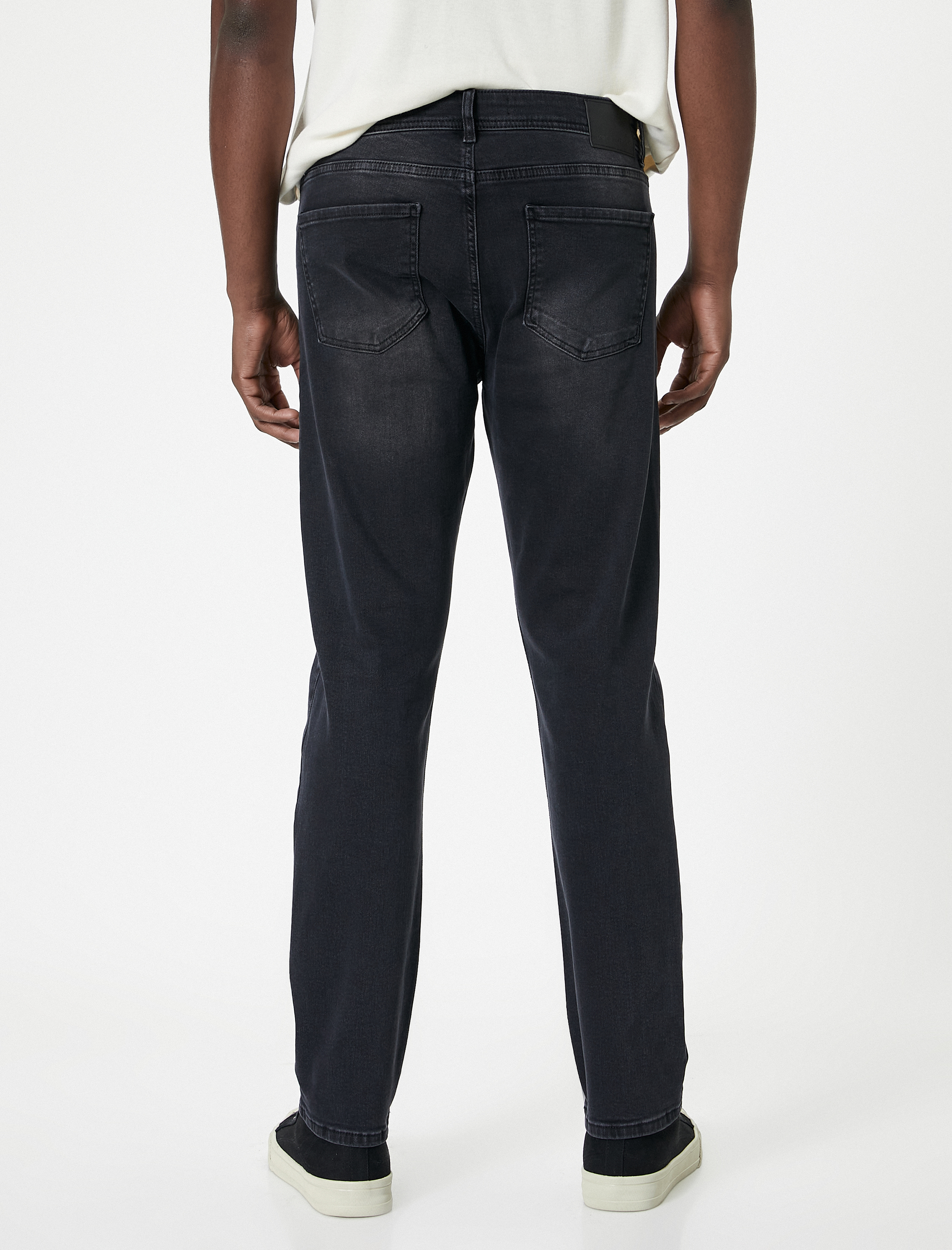   Brad Jeans - Slim Fit Jean