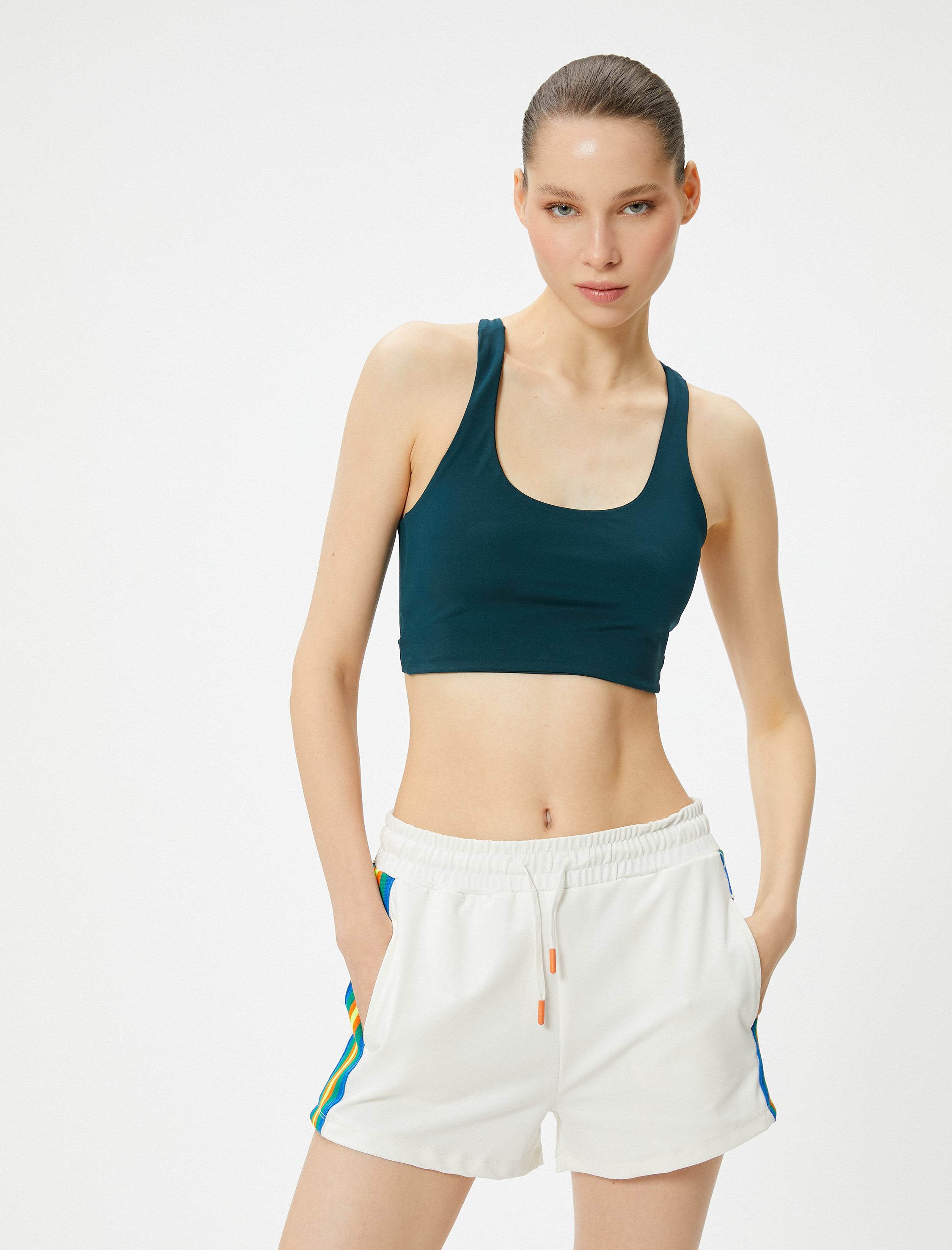   Arkası Pencere Detaylı Sporcu Sütyeni Kaplı Slim Fit U Yaka
