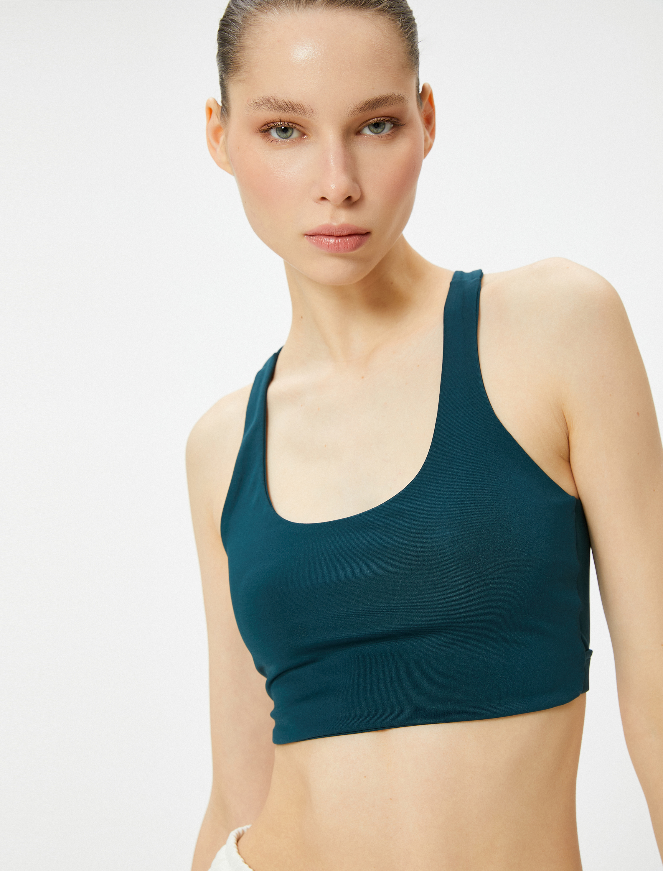   Arkası Pencere Detaylı Sporcu Sütyeni Kaplı Slim Fit U Yaka