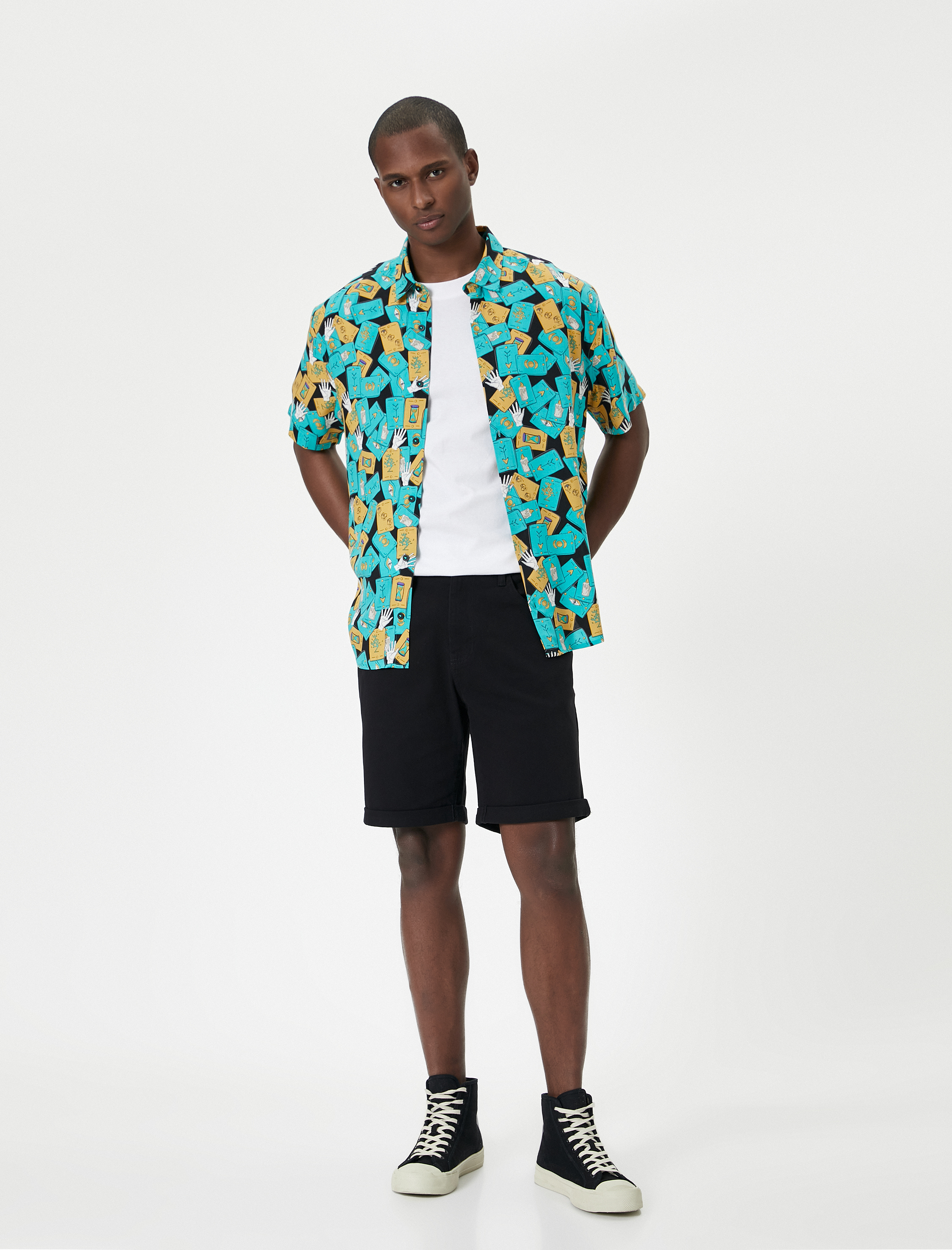   Yazlık Gömlek Kısa Kollu Desenli Klasik Yaka Viskon Kumaş Regular Fit