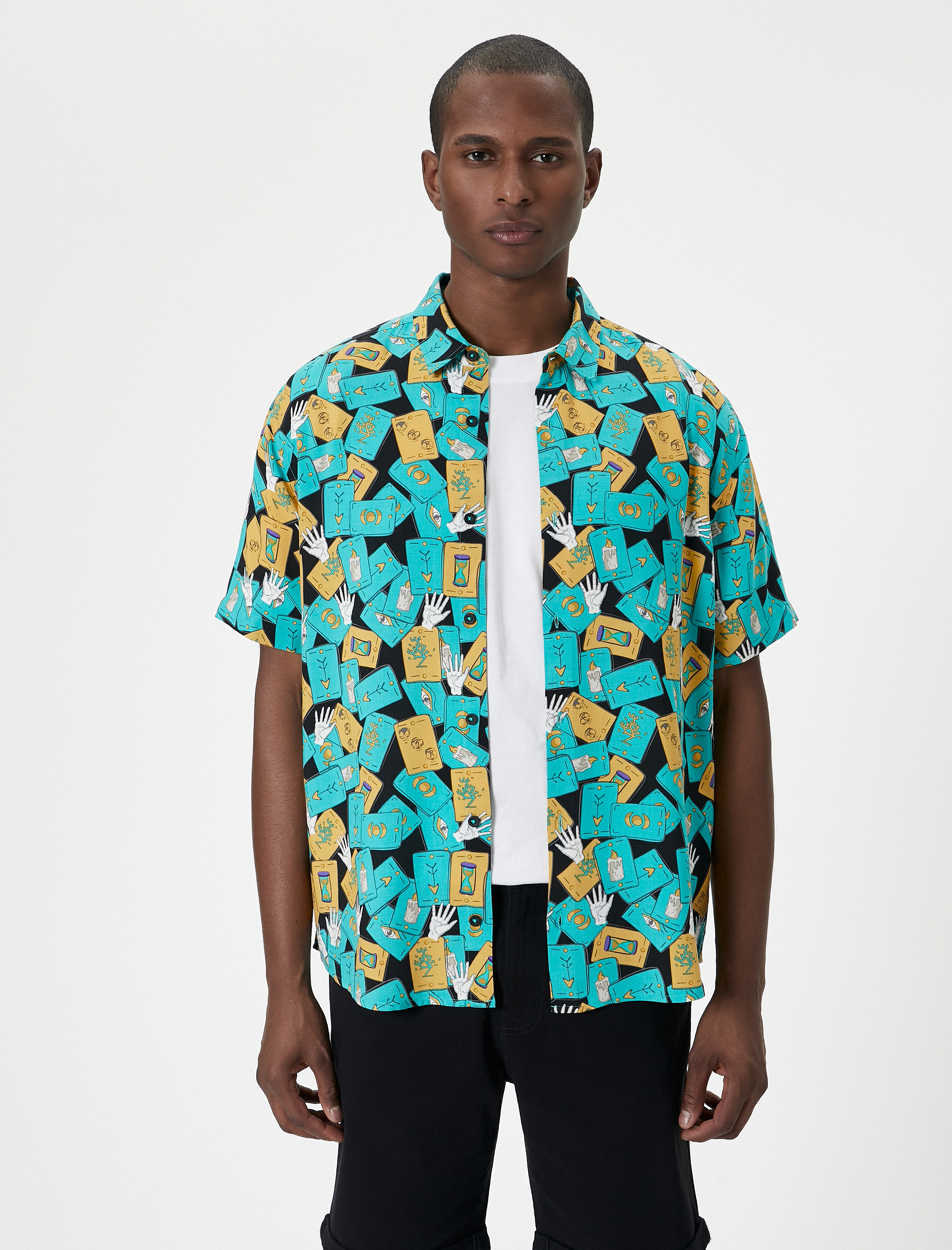   Yazlık Gömlek Kısa Kollu Desenli Klasik Yaka Viskon Kumaş Regular Fit