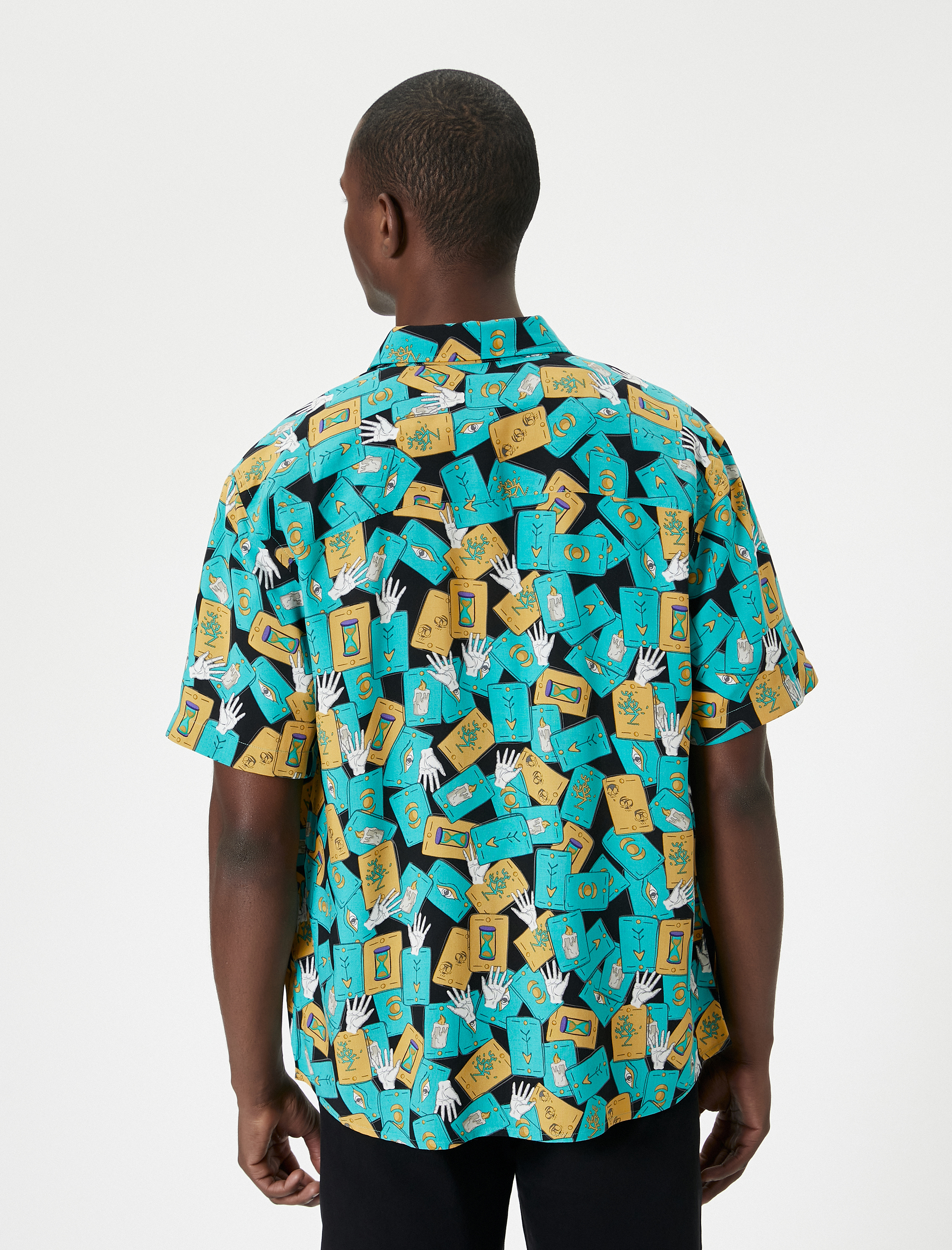   Yazlık Gömlek Kısa Kollu Desenli Klasik Yaka Viskon Kumaş Regular Fit