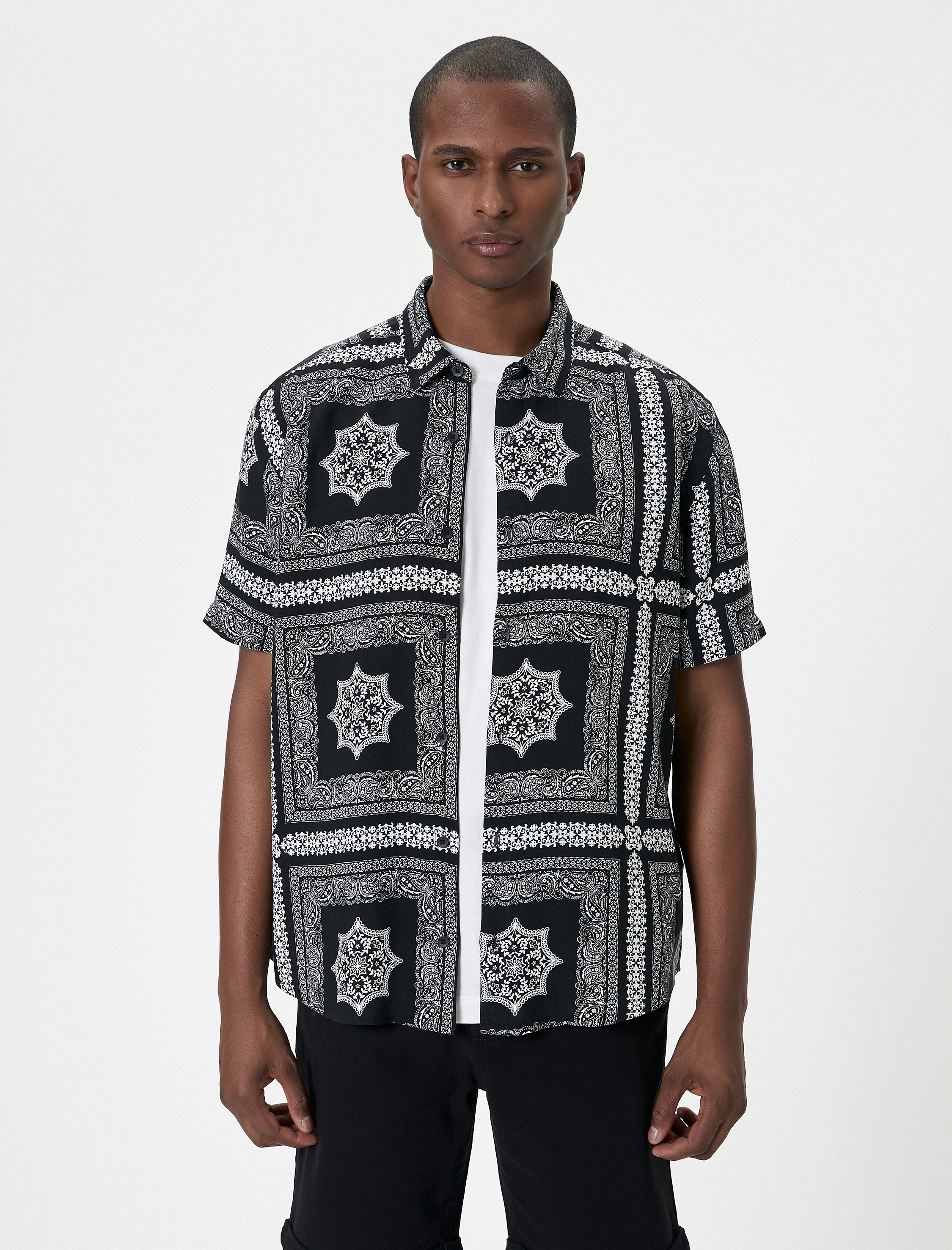   Yazlık Gömlek Vintage Kısa Kollu Şal Desenli Klasik Yaka Viskon Kumaş Regular Fit