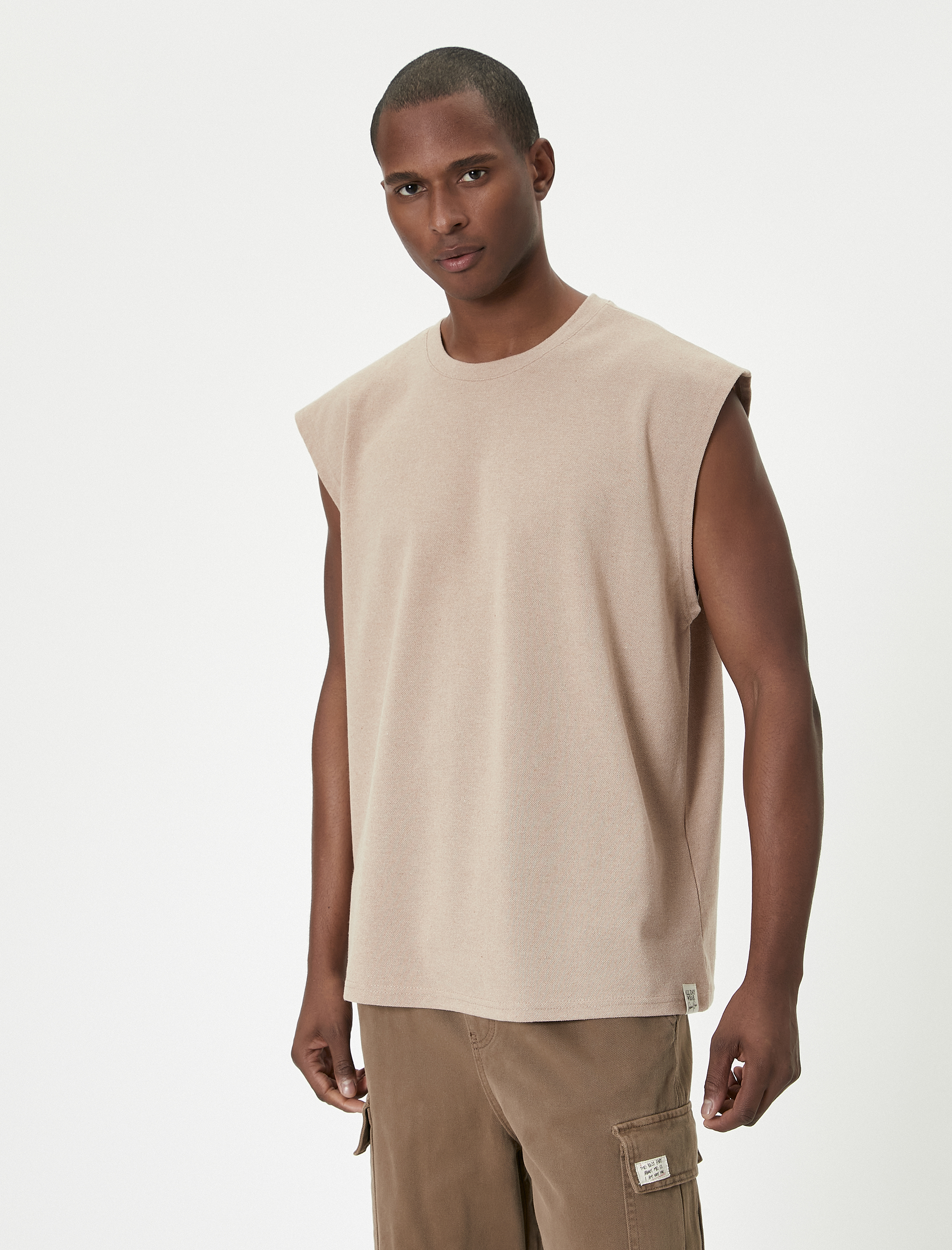   Basic Kolsuz Tişört Bisiklet Yaka Etiket Detaylı