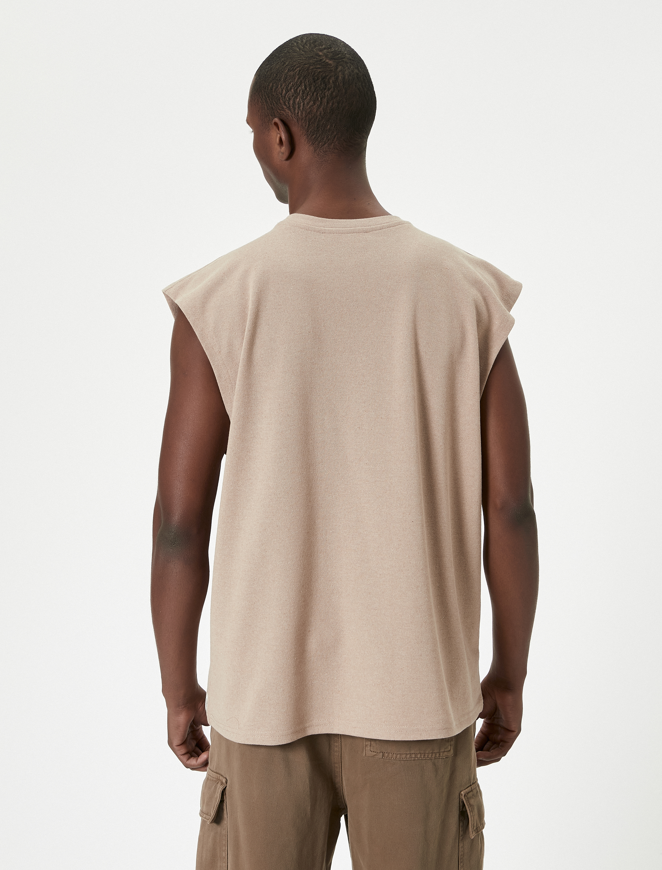   Basic Kolsuz Tişört Bisiklet Yaka Etiket Detaylı