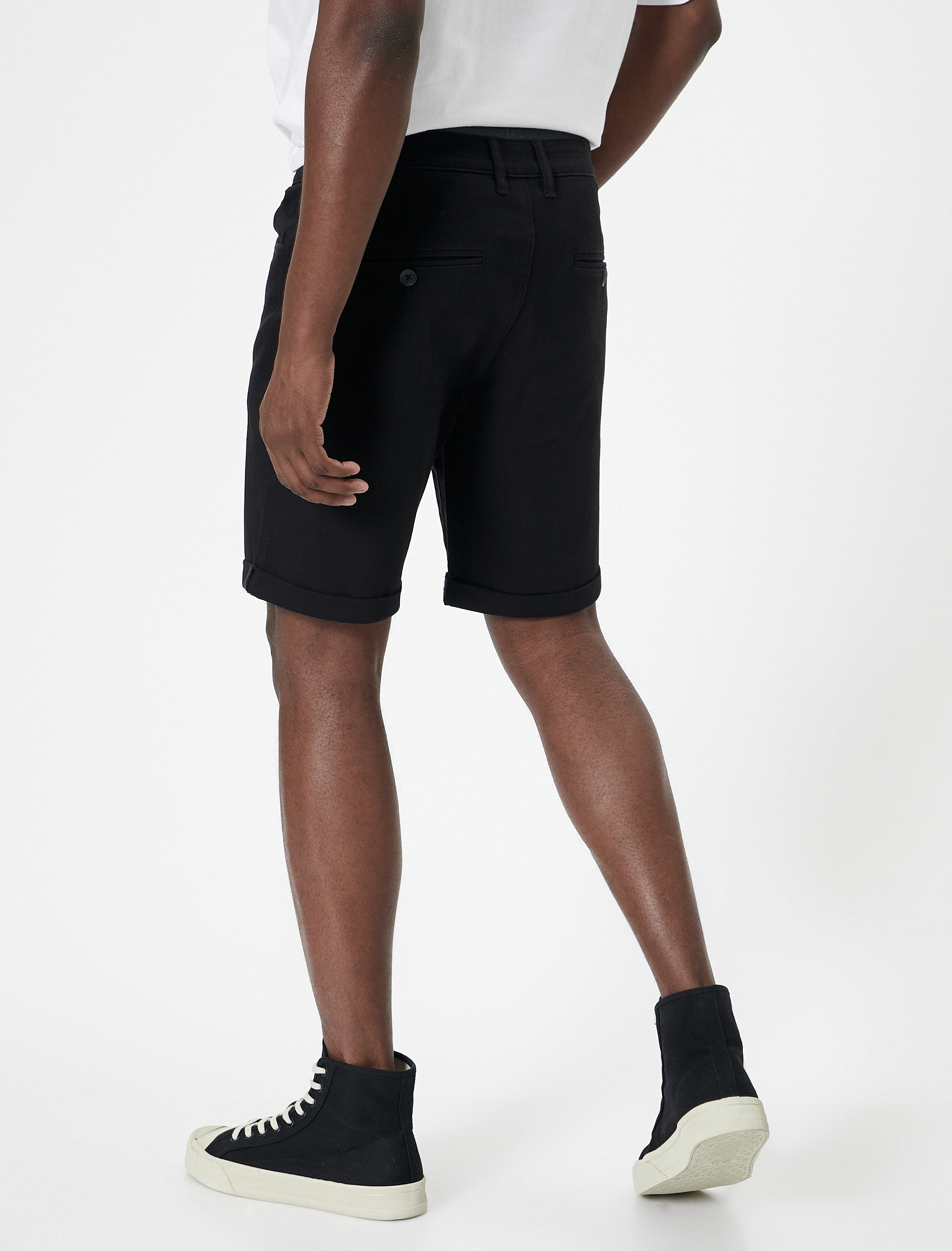   Kumaş Şort Slim Fit Chino Düğmeli Katlı Paça Cep Detaylı