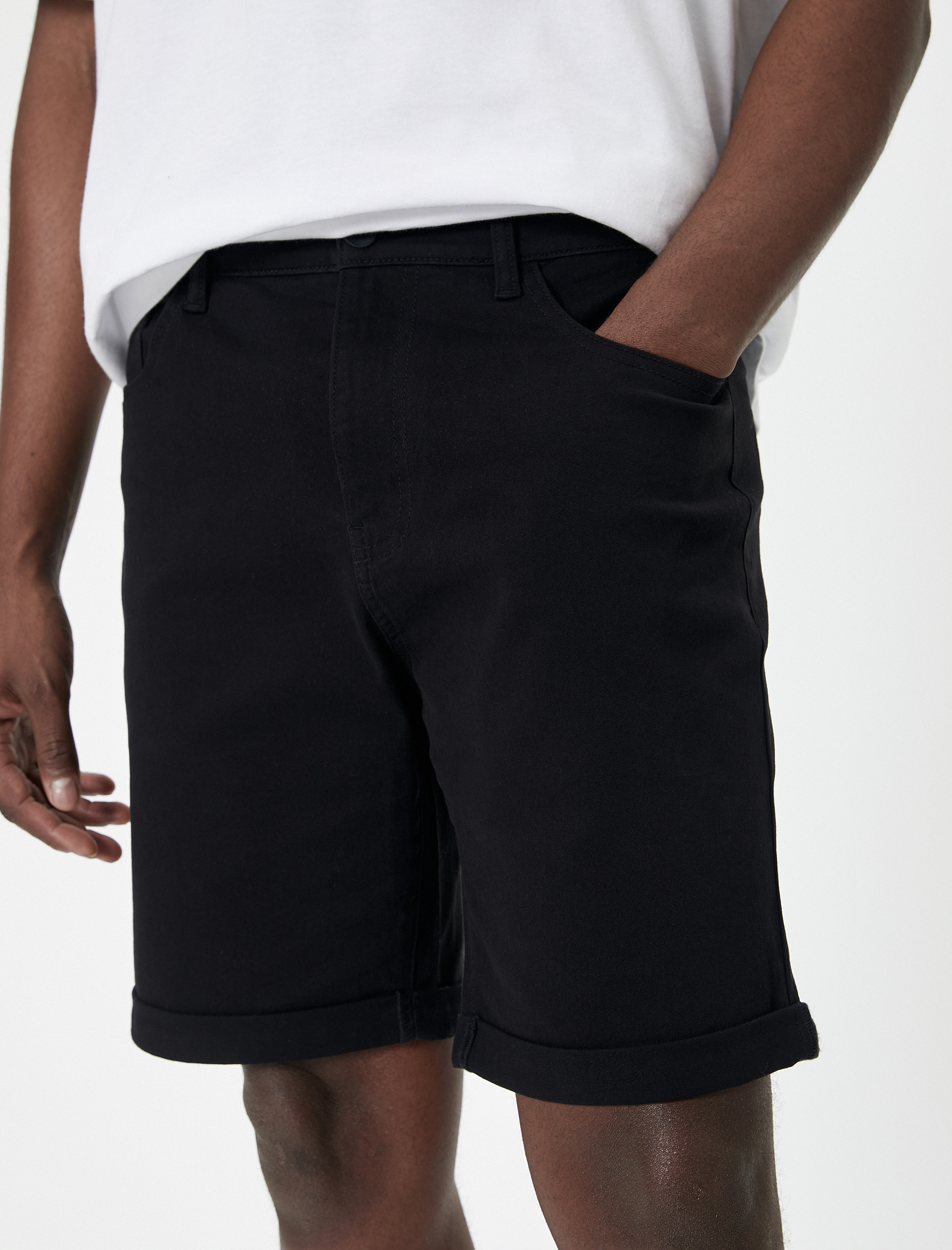   Kumaş Şort Slim Fit Chino Düğmeli Katlı Paça Cep Detaylı