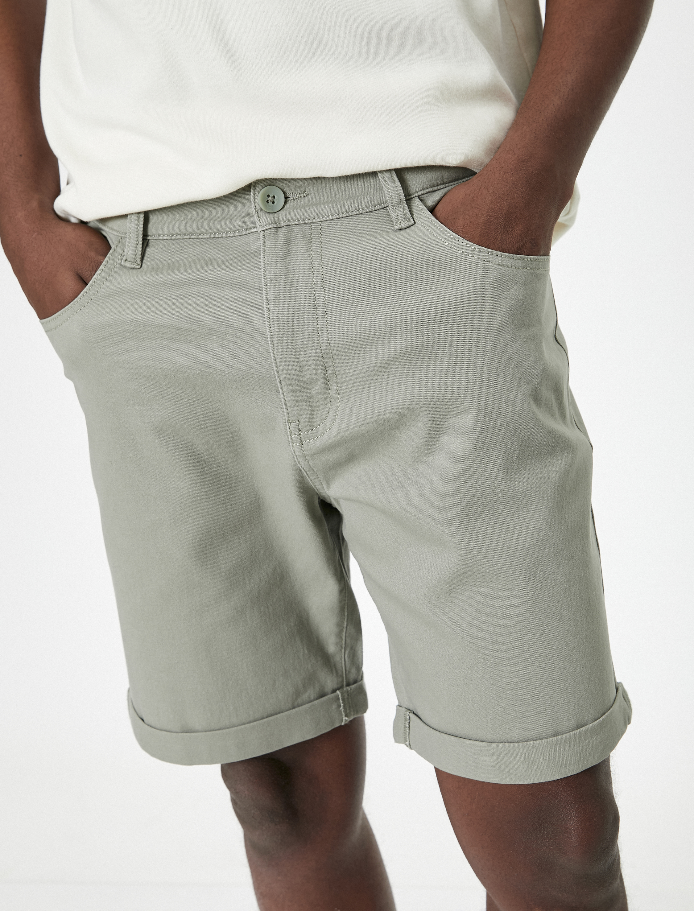   Kumaş Şort Slim Fit Chino Düğmeli Katlı Paça Cep Detaylı