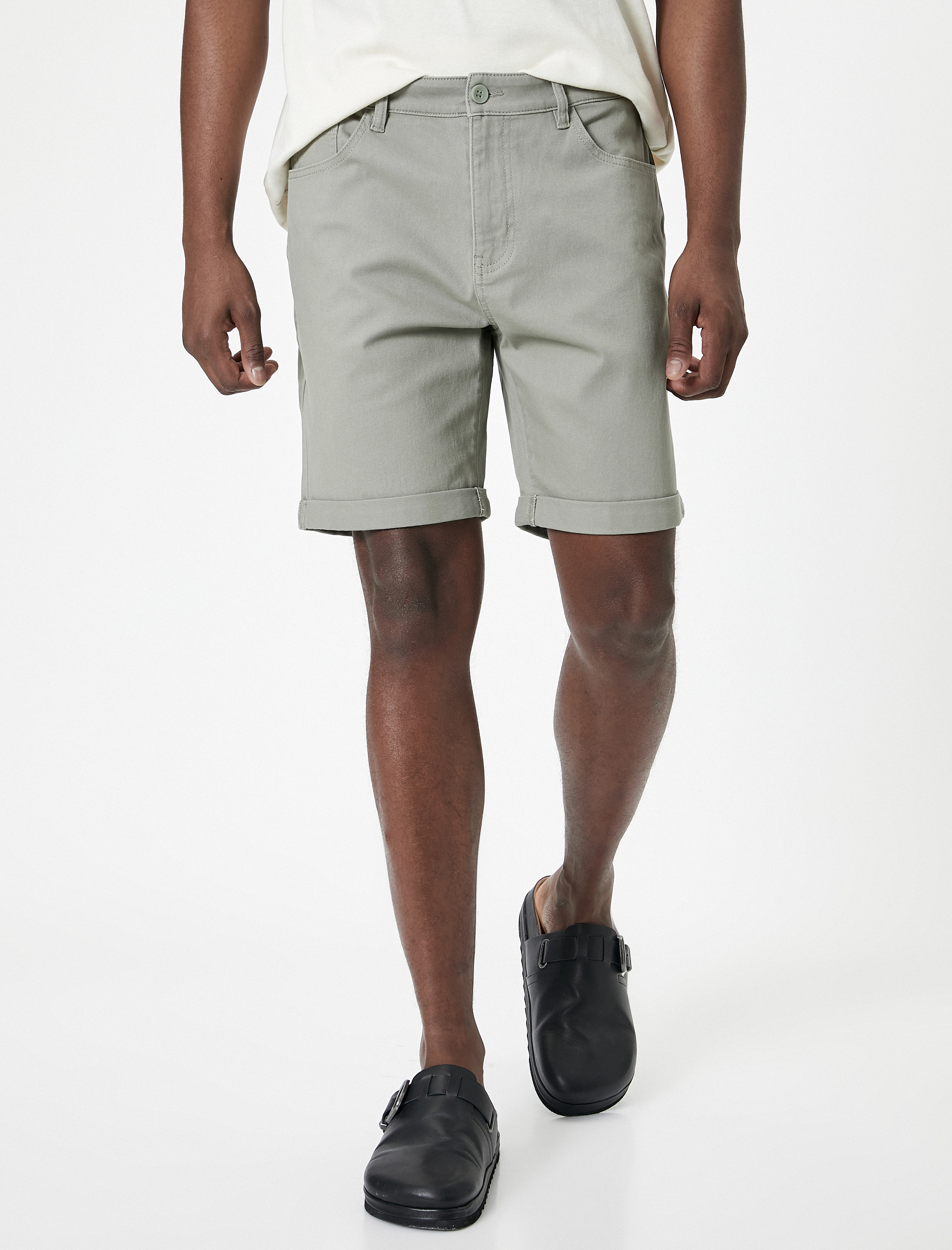   Kumaş Şort Slim Fit Chino Düğmeli Katlı Paça Cep Detaylı