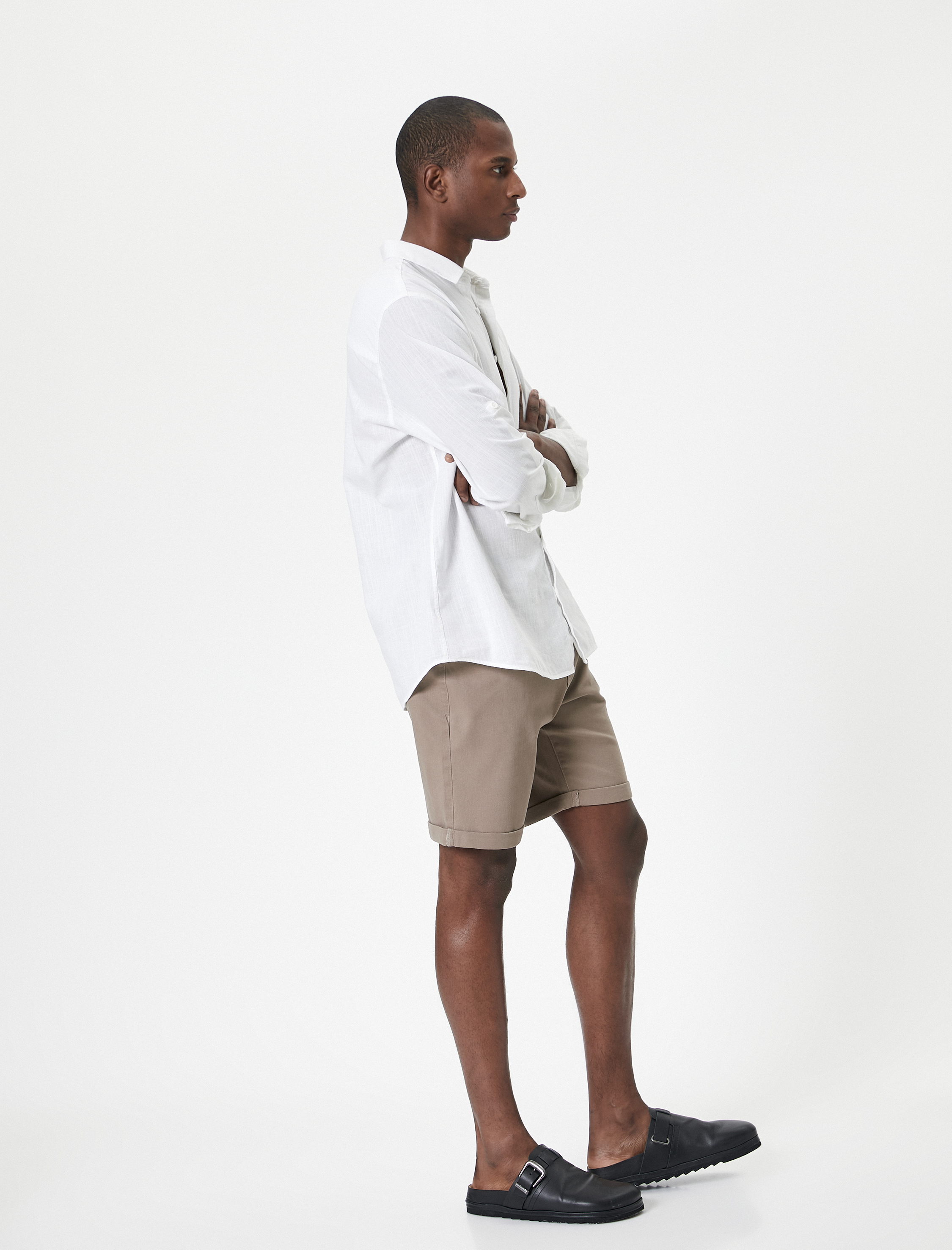   Kumaş Şort Slim Fit Chino Düğmeli Katlı Paça Cep Detaylı