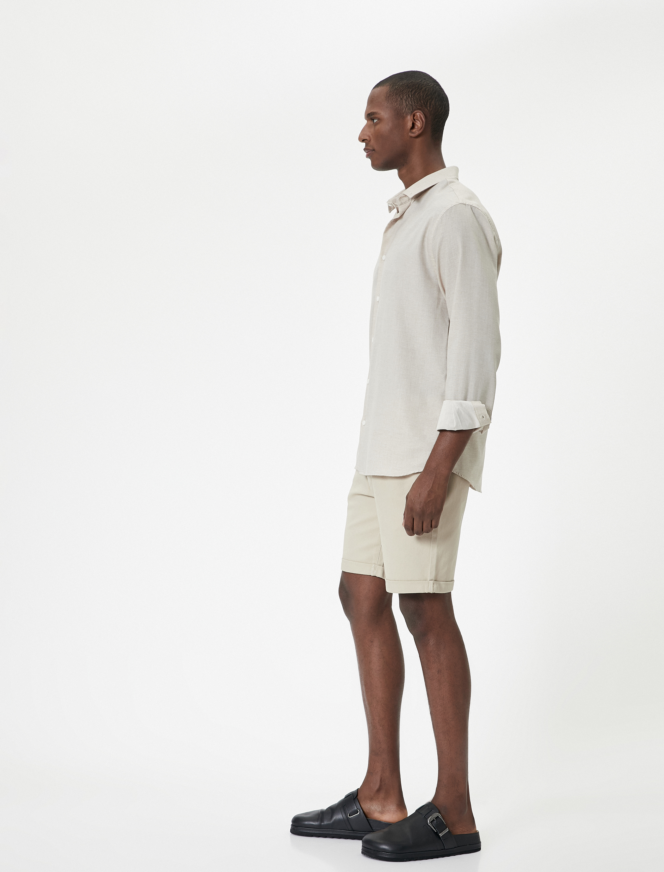   Kumaş Şort Slim Fit Chino Düğmeli Katlı Paça Cep Detaylı