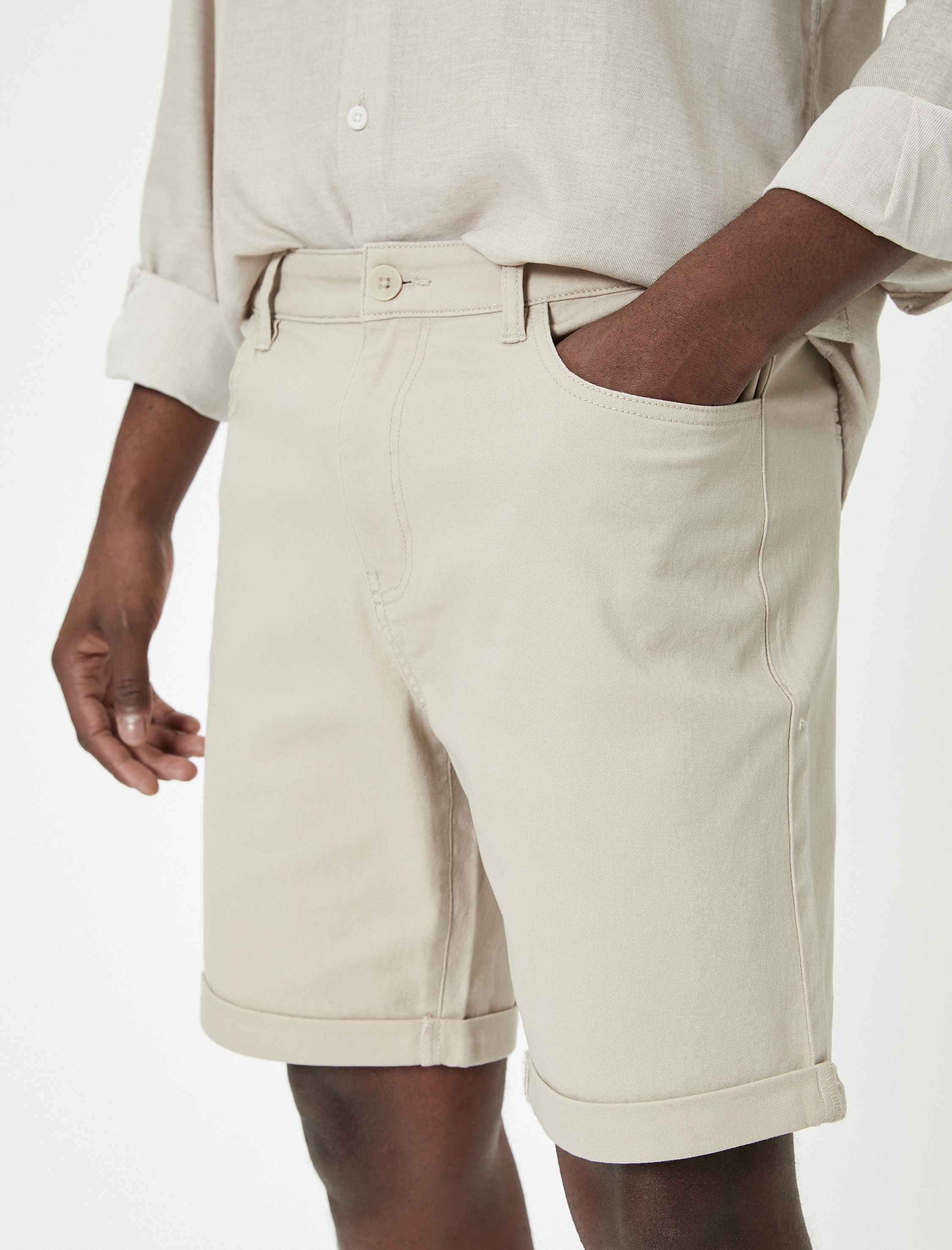   Kumaş Şort Slim Fit Chino Düğmeli Katlı Paça Cep Detaylı