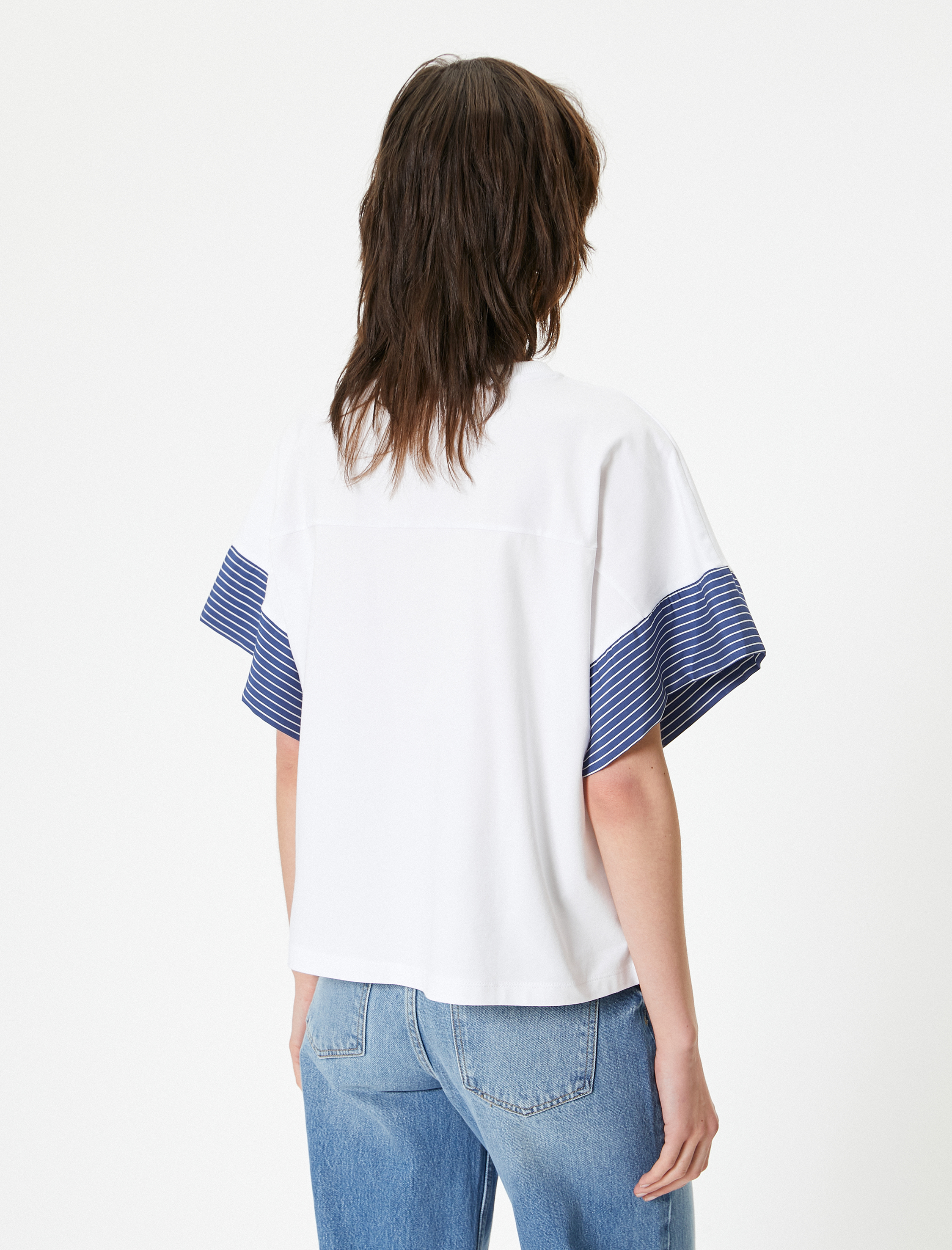   Tişört Kısa Kollu Yırtmaç Detaylı