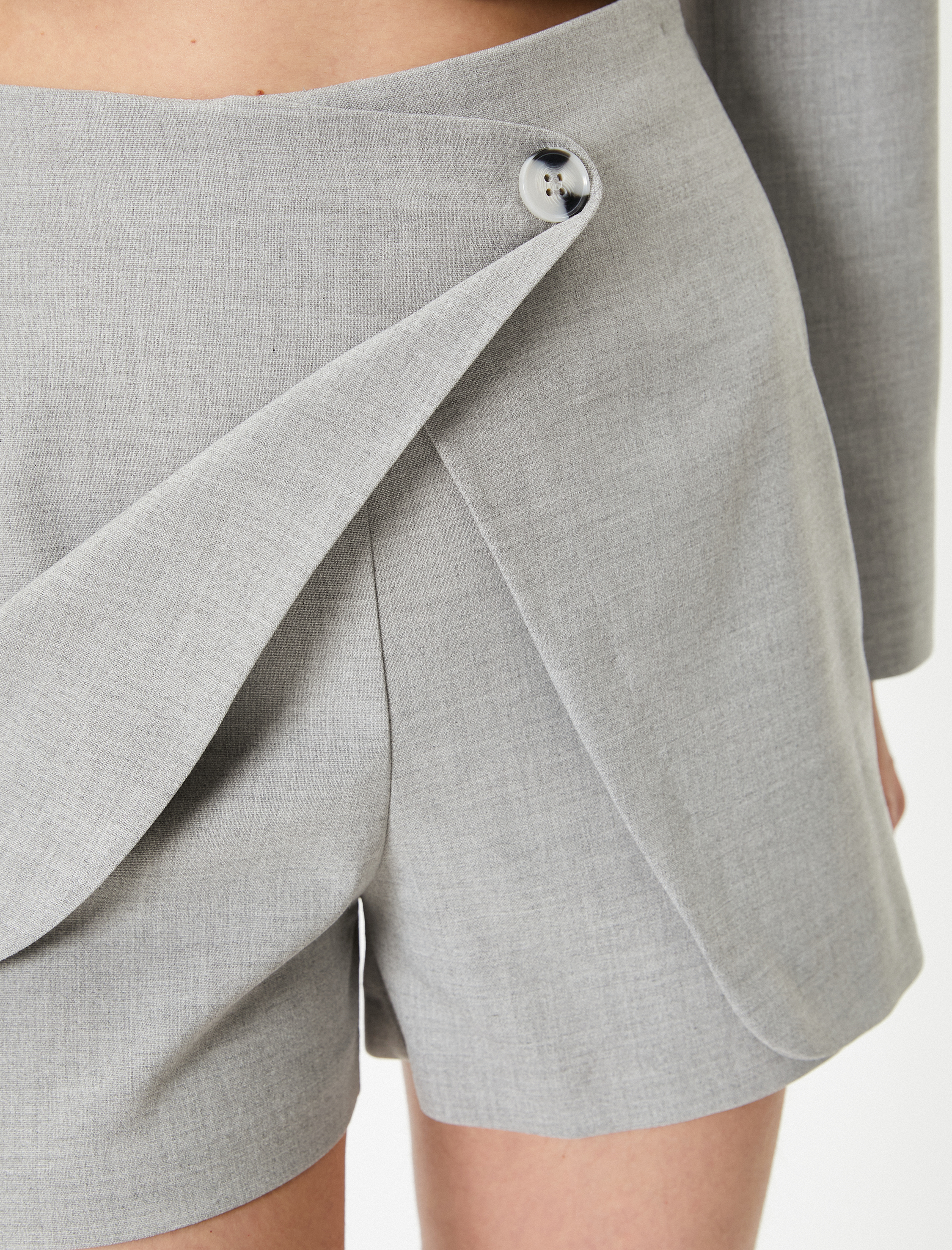   Mini Şort Etek Düğme Detaylı