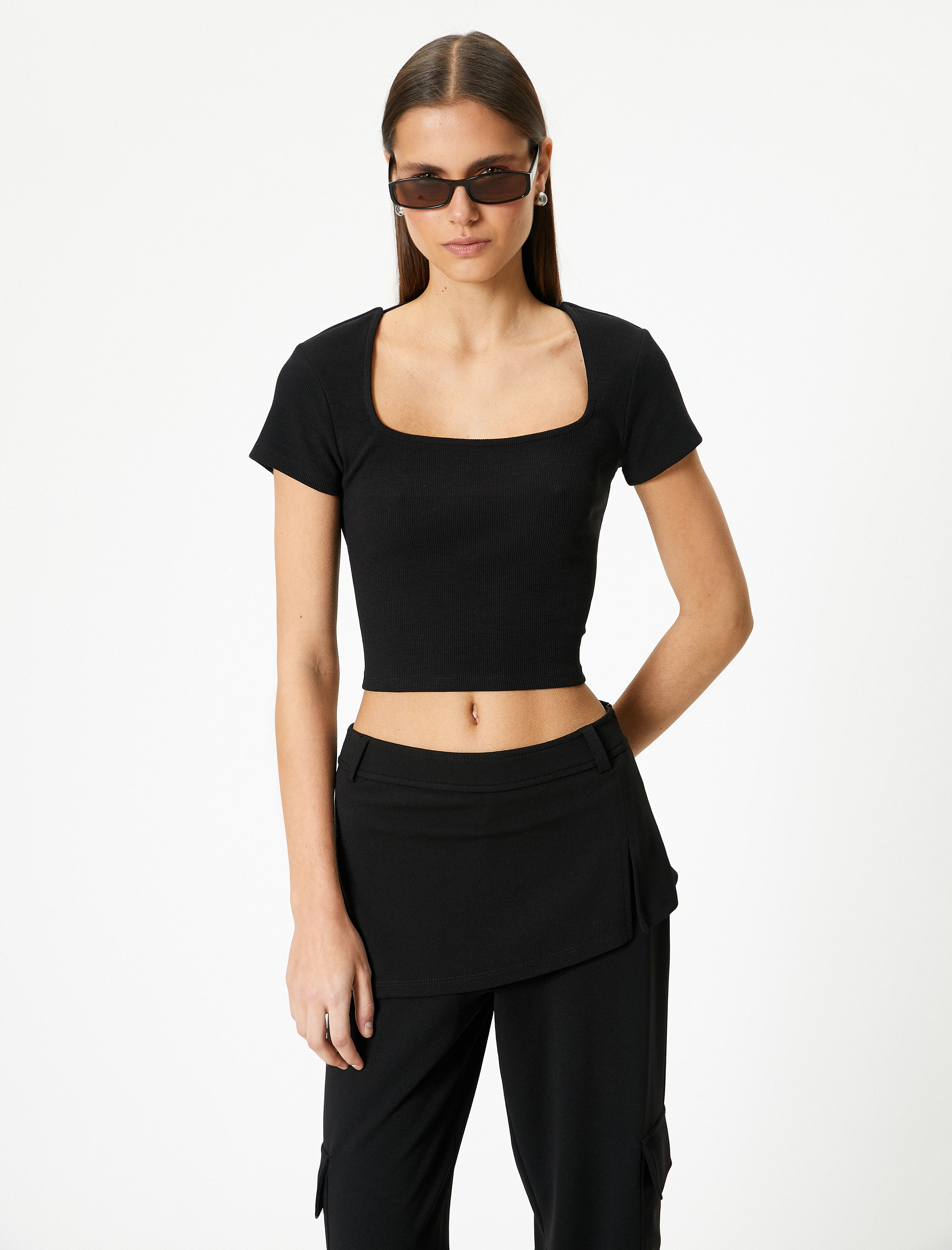  Sırt Dekolteli Tişört Crop Kısa Kollu Fitilli Slim Fit