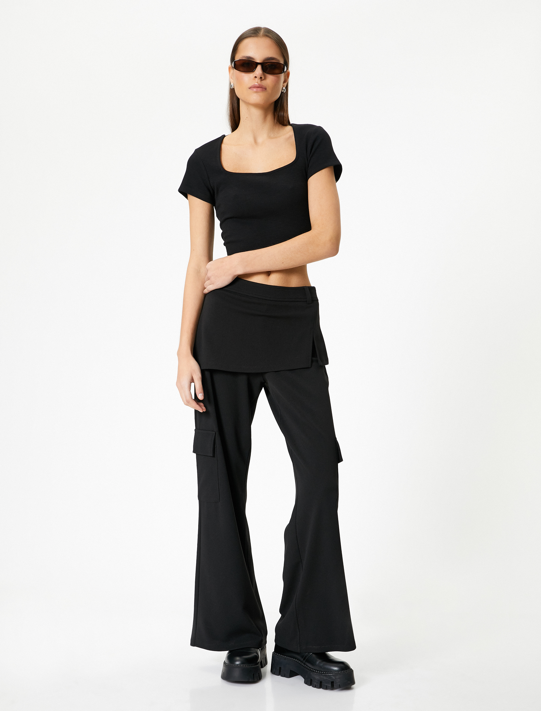   Sırt Dekolteli Tişört Crop Kısa Kollu Fitilli Slim Fit