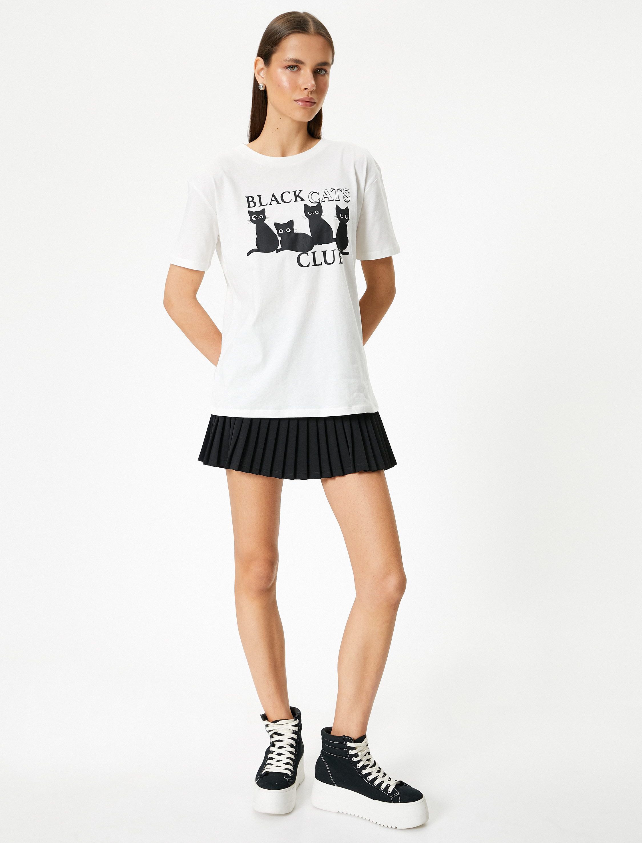 Kedili Tişört Kısa Kollu Bisiklet Yaka Pamuklu