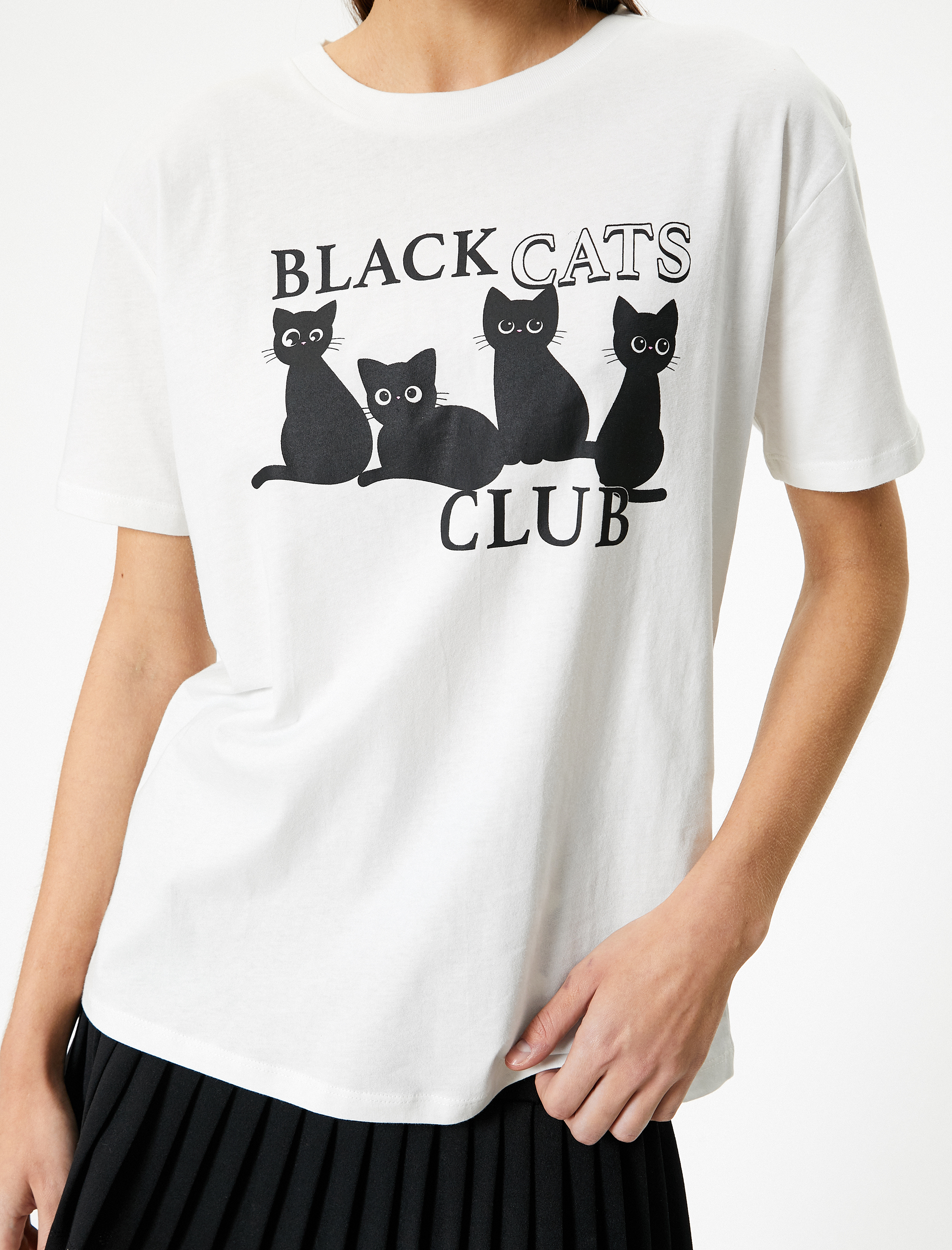 Kedili Tişört Kısa Kollu Bisiklet Yaka Pamuklu