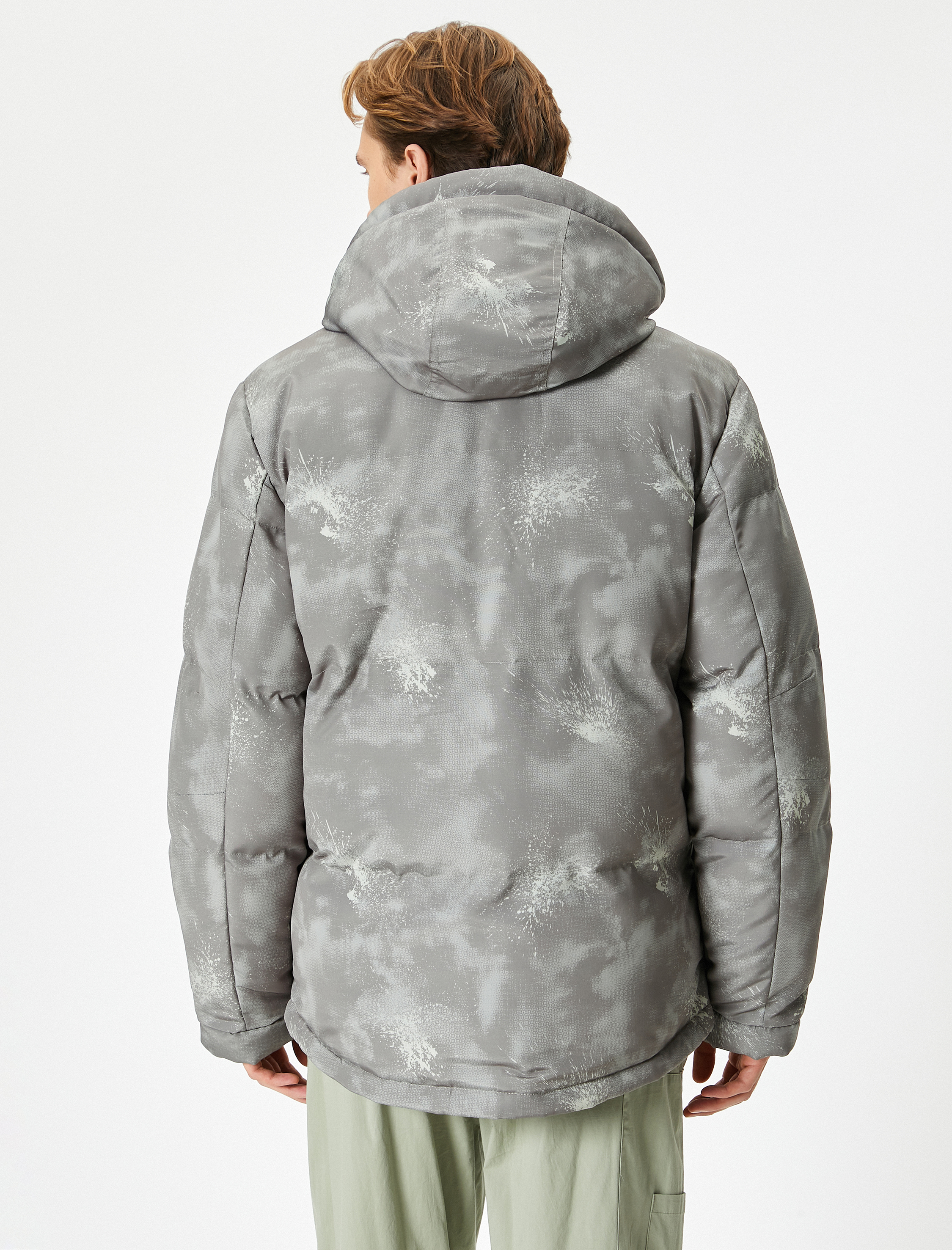   Şişme Mont Kapşonlu Cep Detaylı Fermuarlı Soyut Baskılı