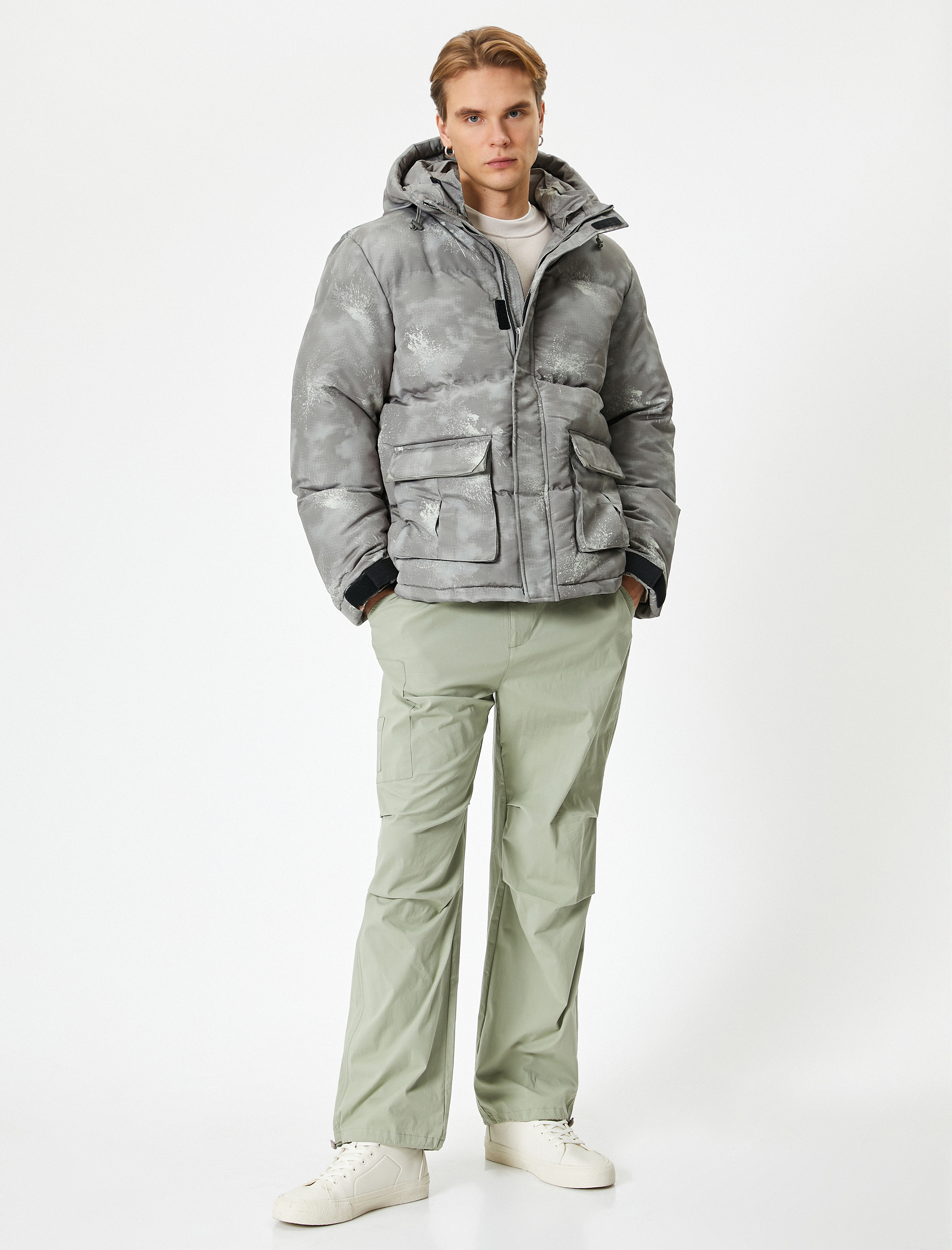   Şişme Mont Kapşonlu Cep Detaylı Fermuarlı Soyut Baskılı