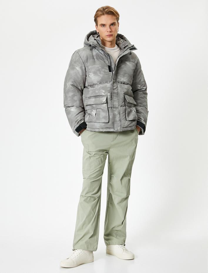  Şişme Mont Kapşonlu Cep Detaylı Fermuarlı Soyut Baskılı