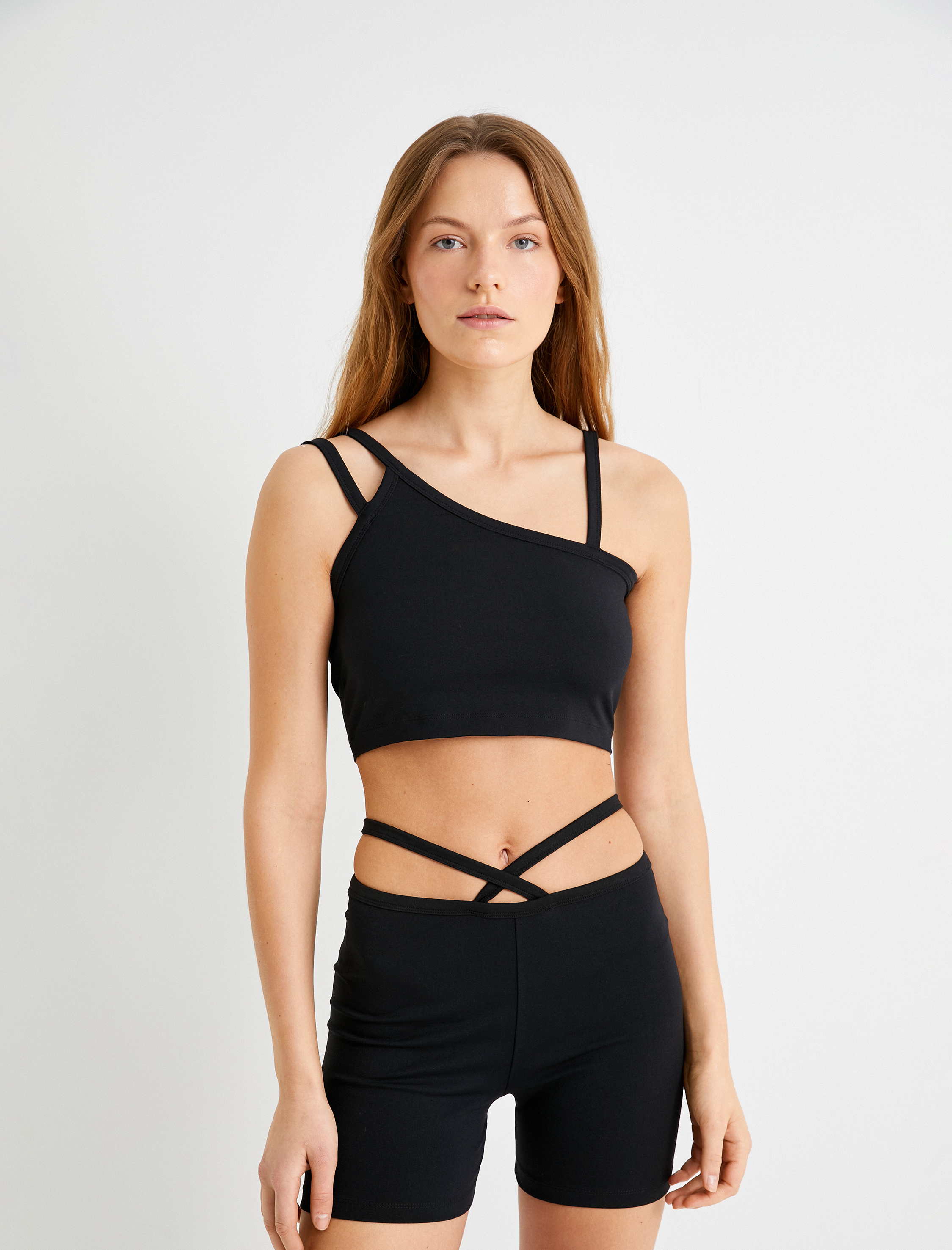   Sporcu Sütyeni Kapsız Asimetrik Askı Detaylı Slim Fit