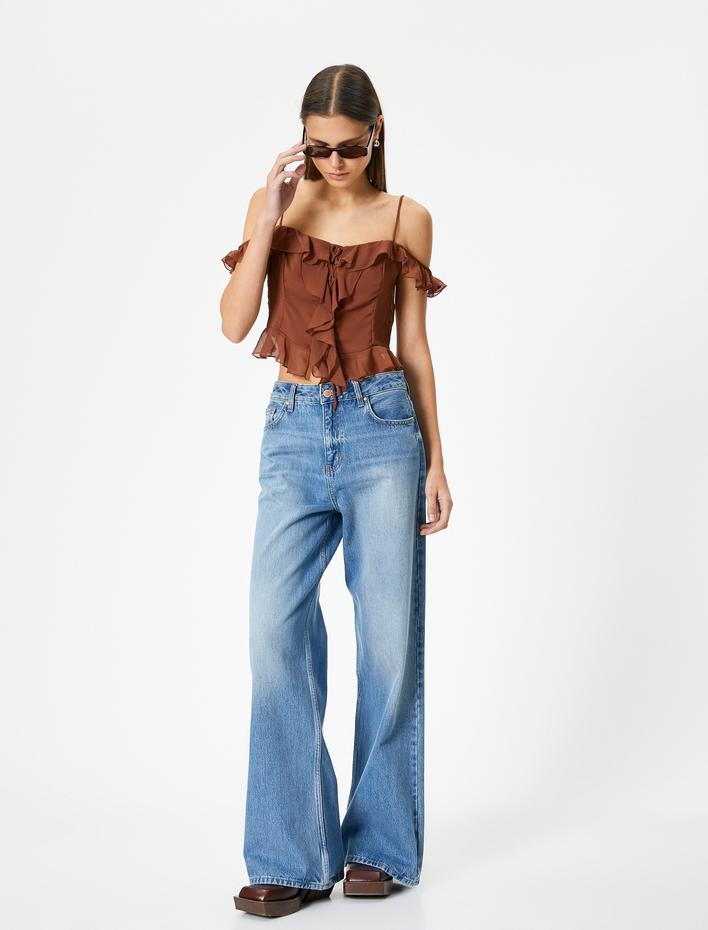  Omuzları Açık Fırfırlı Bluz Crop İnce Askılı