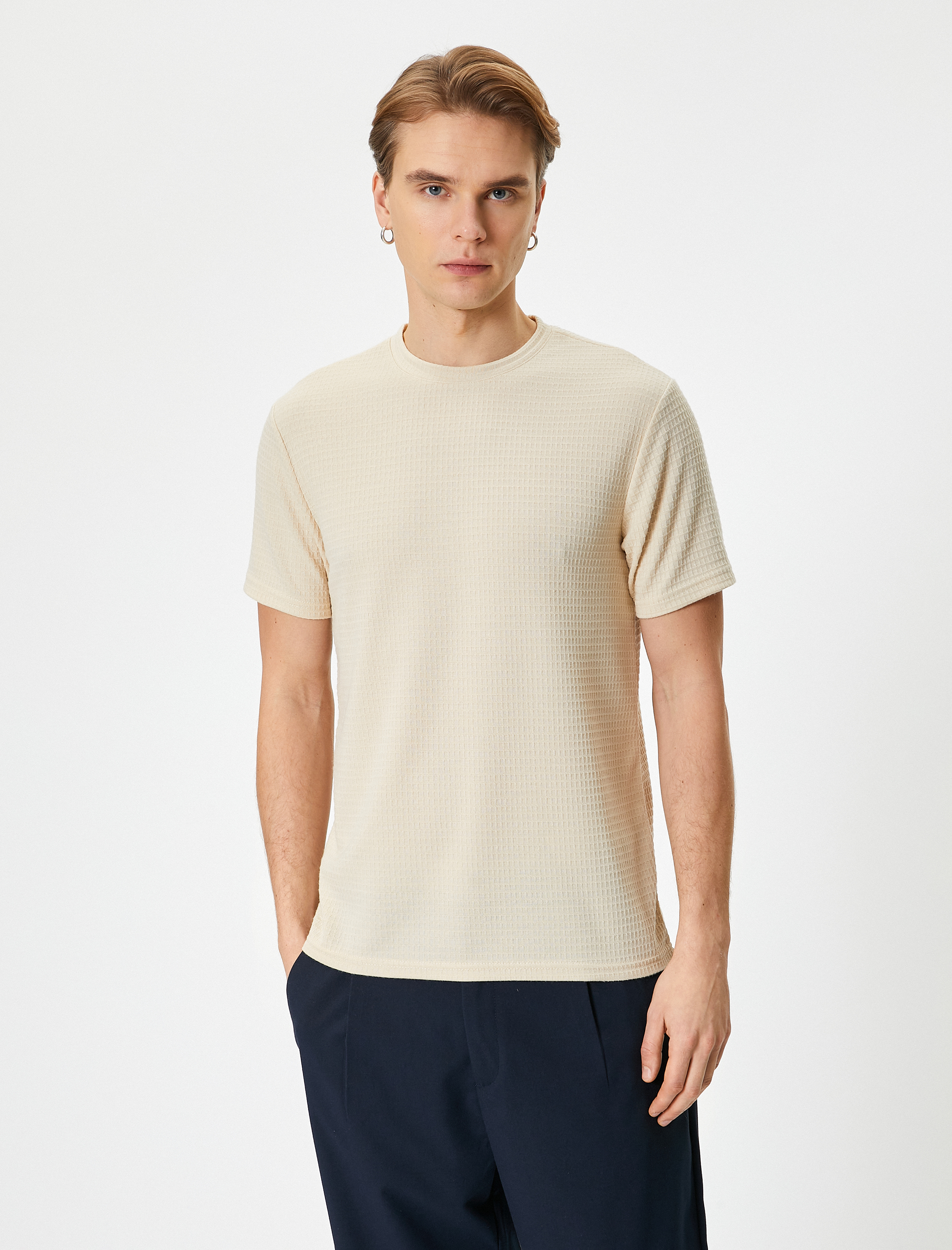   Slim Fit Tişört Bisiklet Yaka Kısa Kollu Dokulu