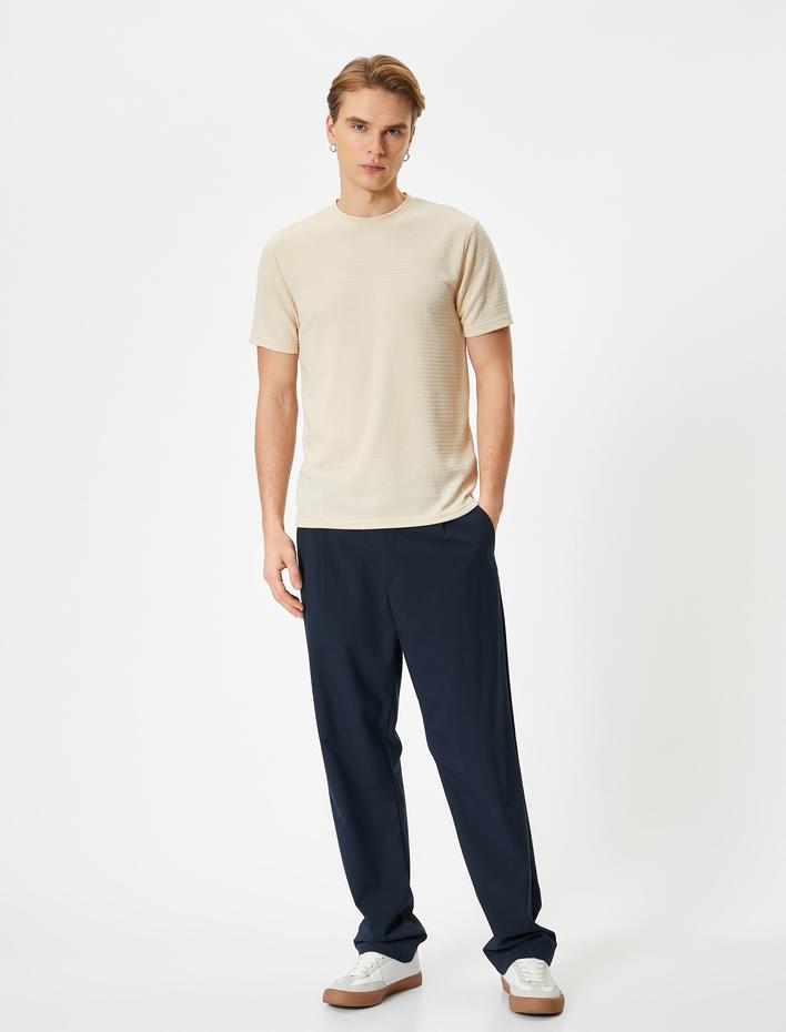  Slim Fit Tişört Bisiklet Yaka Kısa Kollu Dokulu