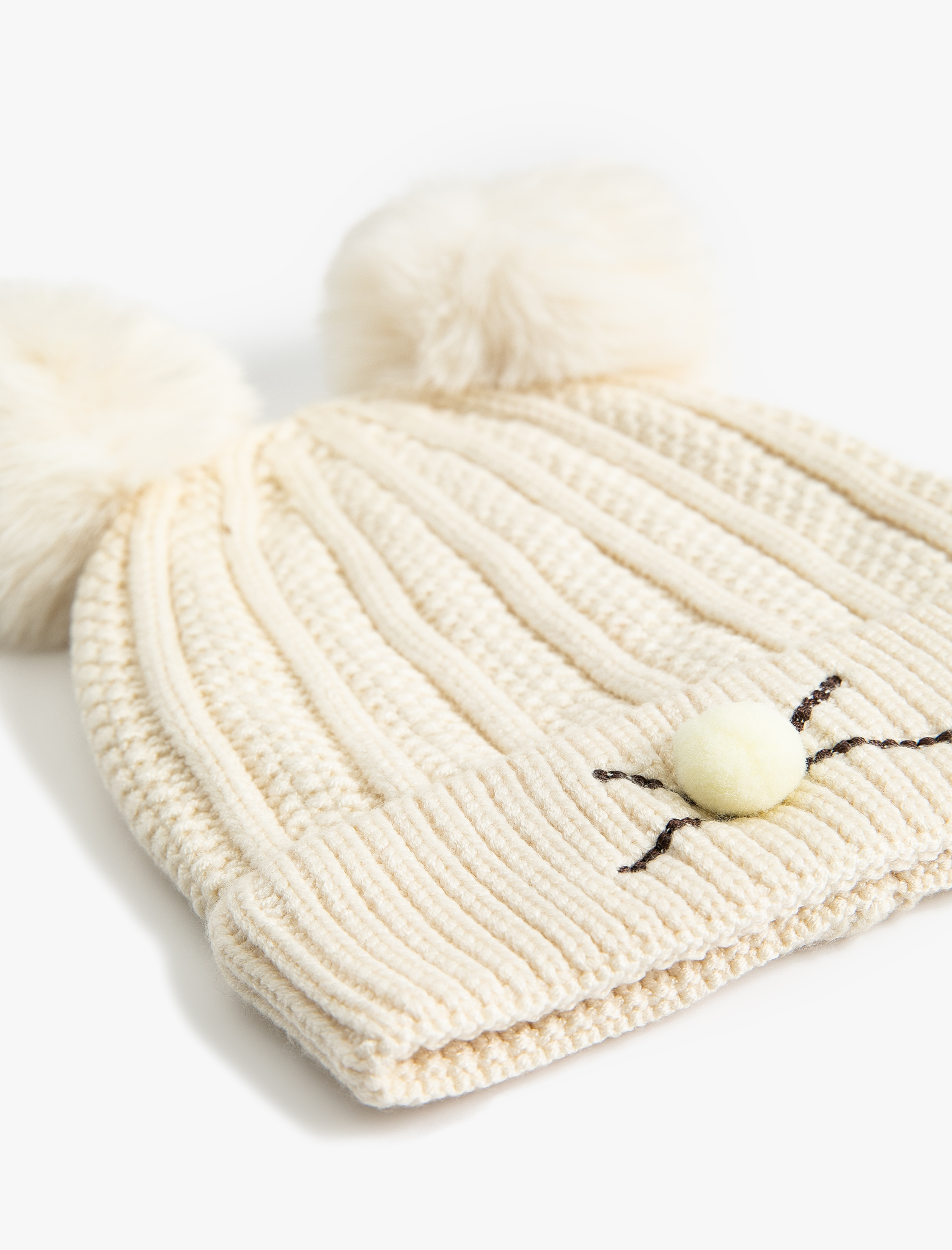  Erkek Bebek Ponponlu Bere İşleme ve Aplike Detaylı