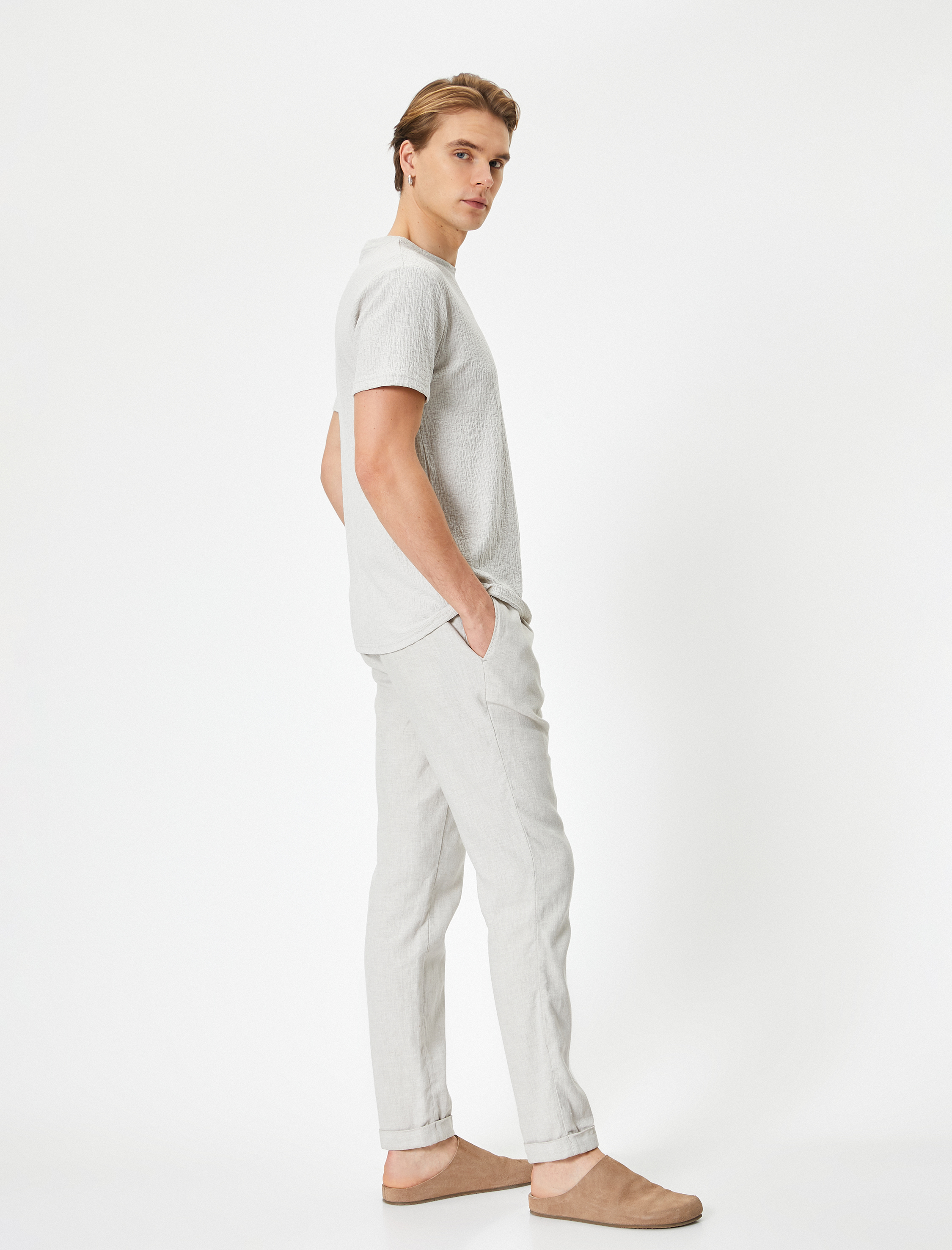 Slim Fit Tişört Bisiklet Yaka Kısa Kollu Dokulu