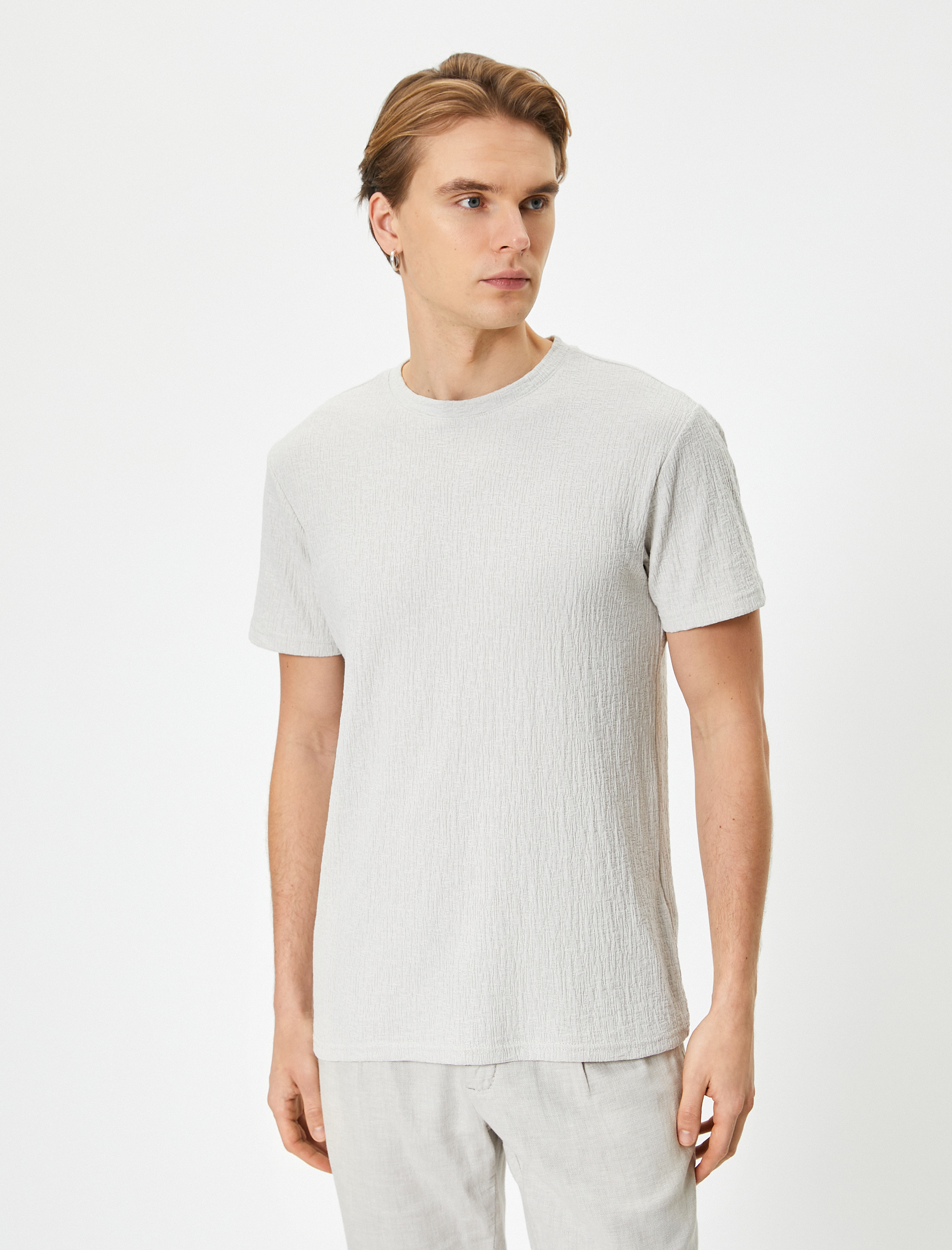 Slim Fit Tişört Bisiklet Yaka Kısa Kollu Dokulu