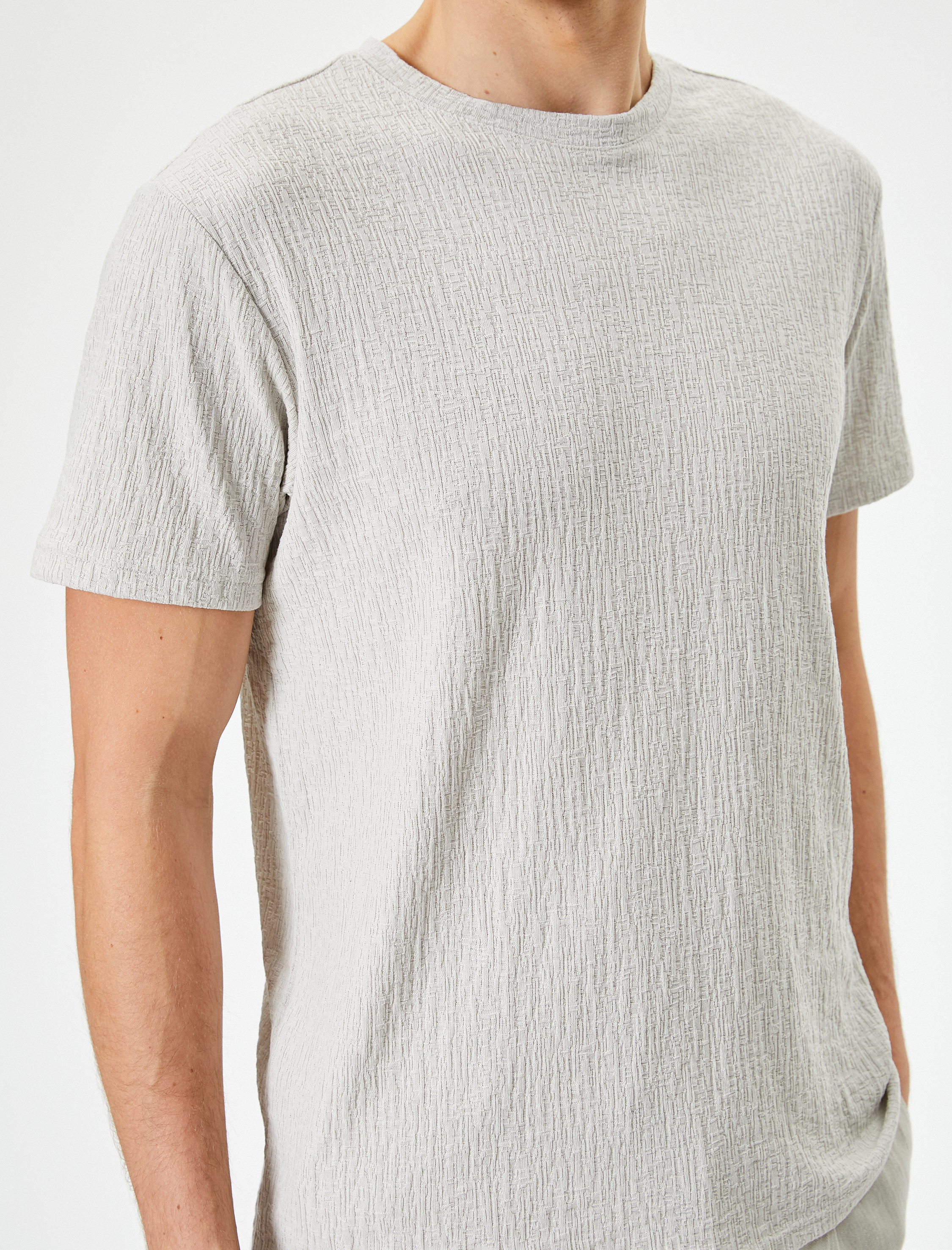 Slim Fit Tişört Bisiklet Yaka Kısa Kollu Dokulu