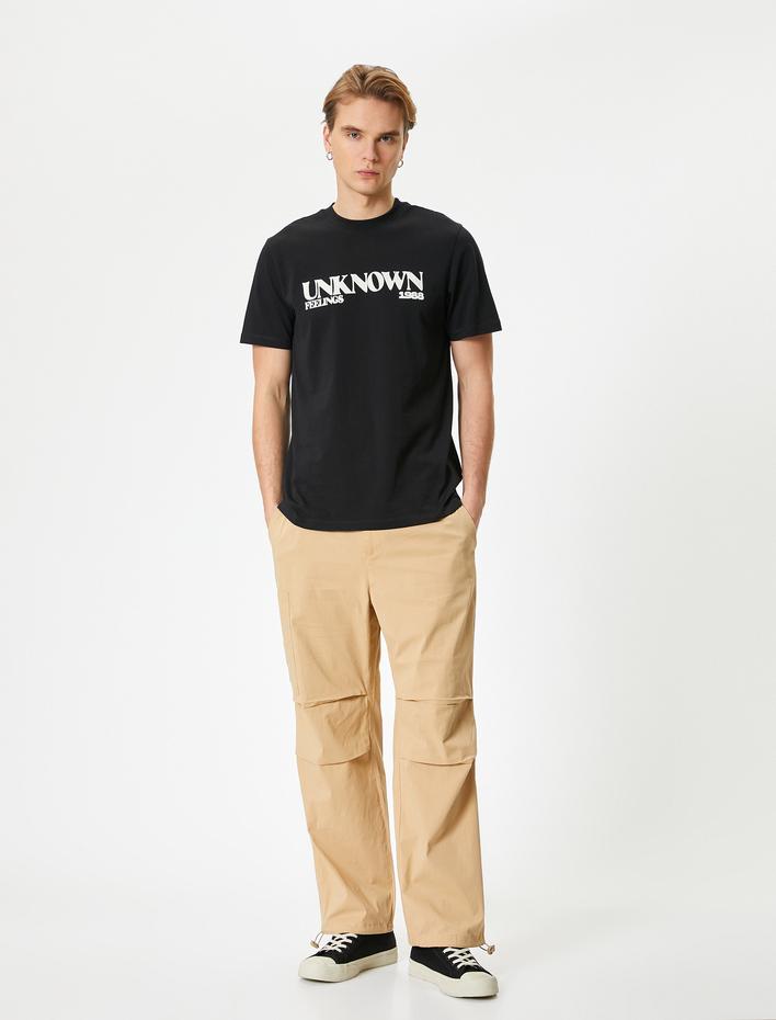  Kısa Kollu Bisiklet Yaka Pamuklu Slogan Baskılı Tişört