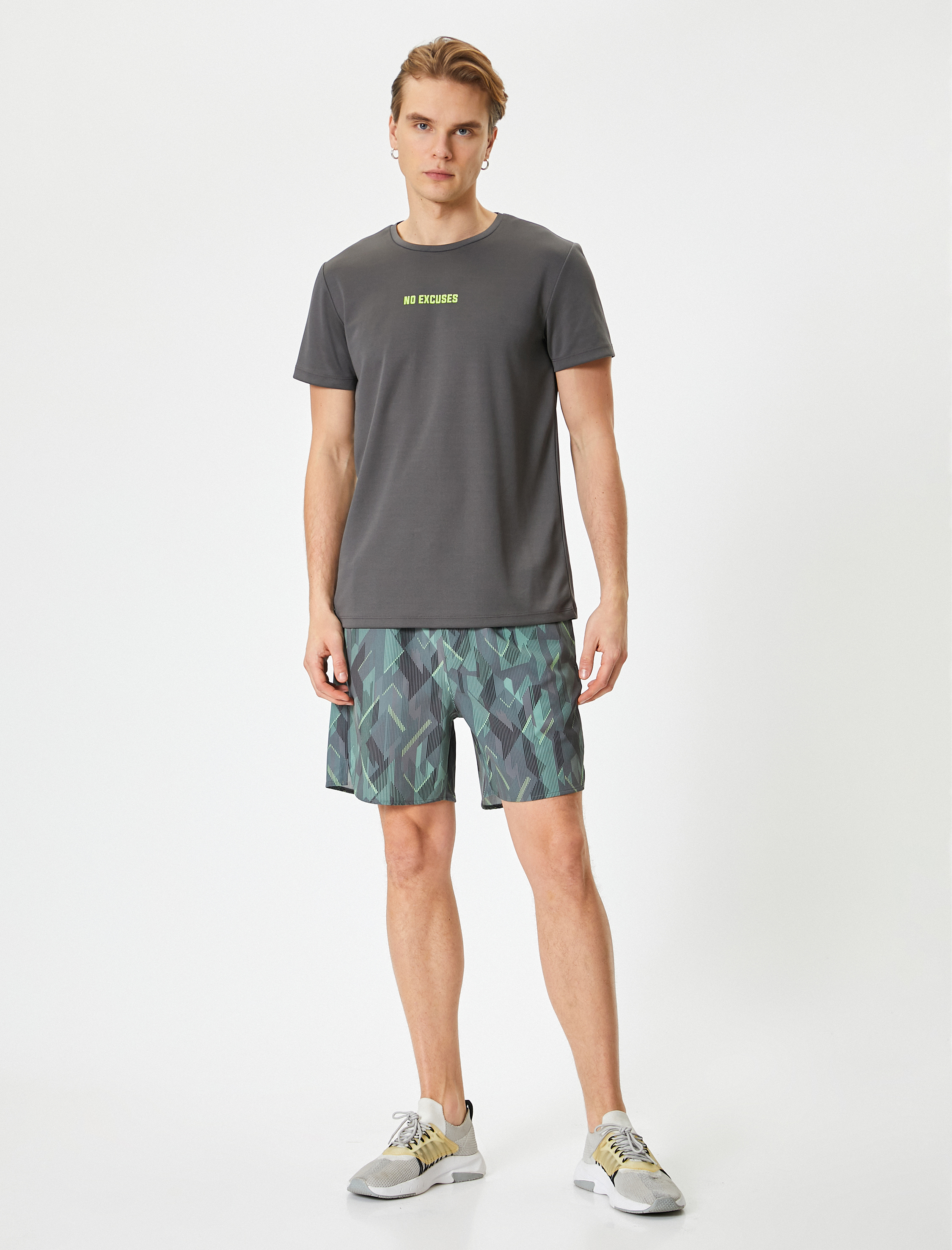   Spor Şort Beli Bağcıklı Desenli Cep Detaylı