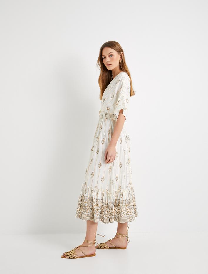  Midi Elbise Yarasa Kol V Yaka Desenli Beli Gipeli Püsküllü