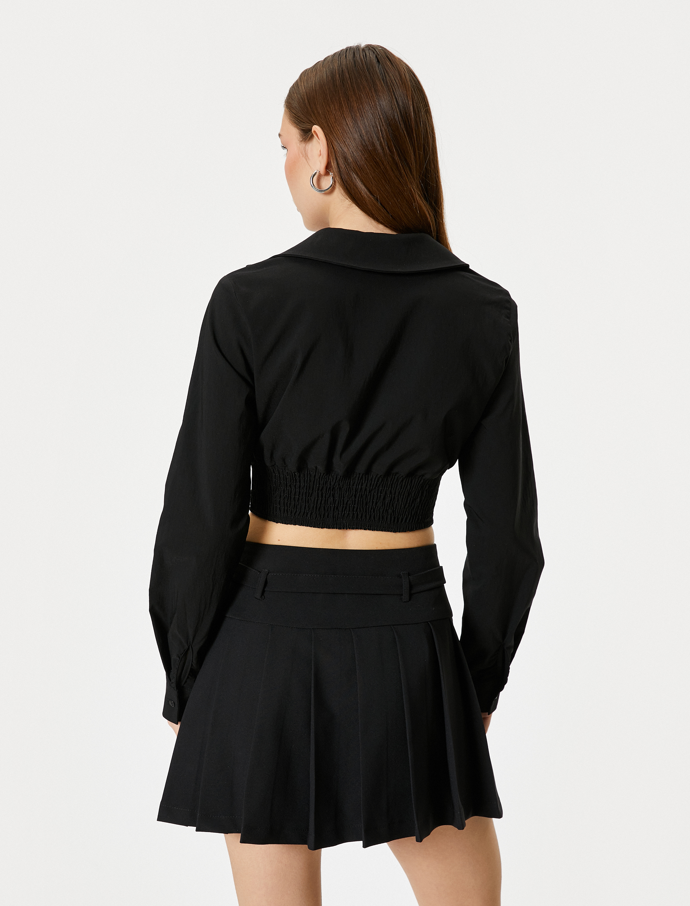   Crop Bluz Uzun Kollu Slim Fit Gömlek Yaka Önü Metal Aksesuar Detaylı