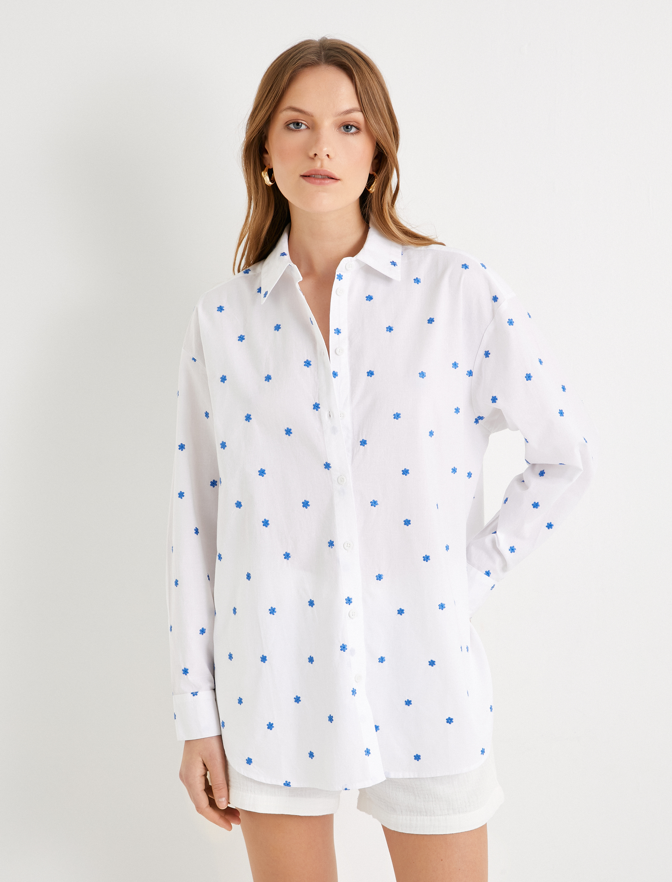   Çiçekli Gömlek Nakışlı Düğmeli Klasik Yaka Standart Kesim