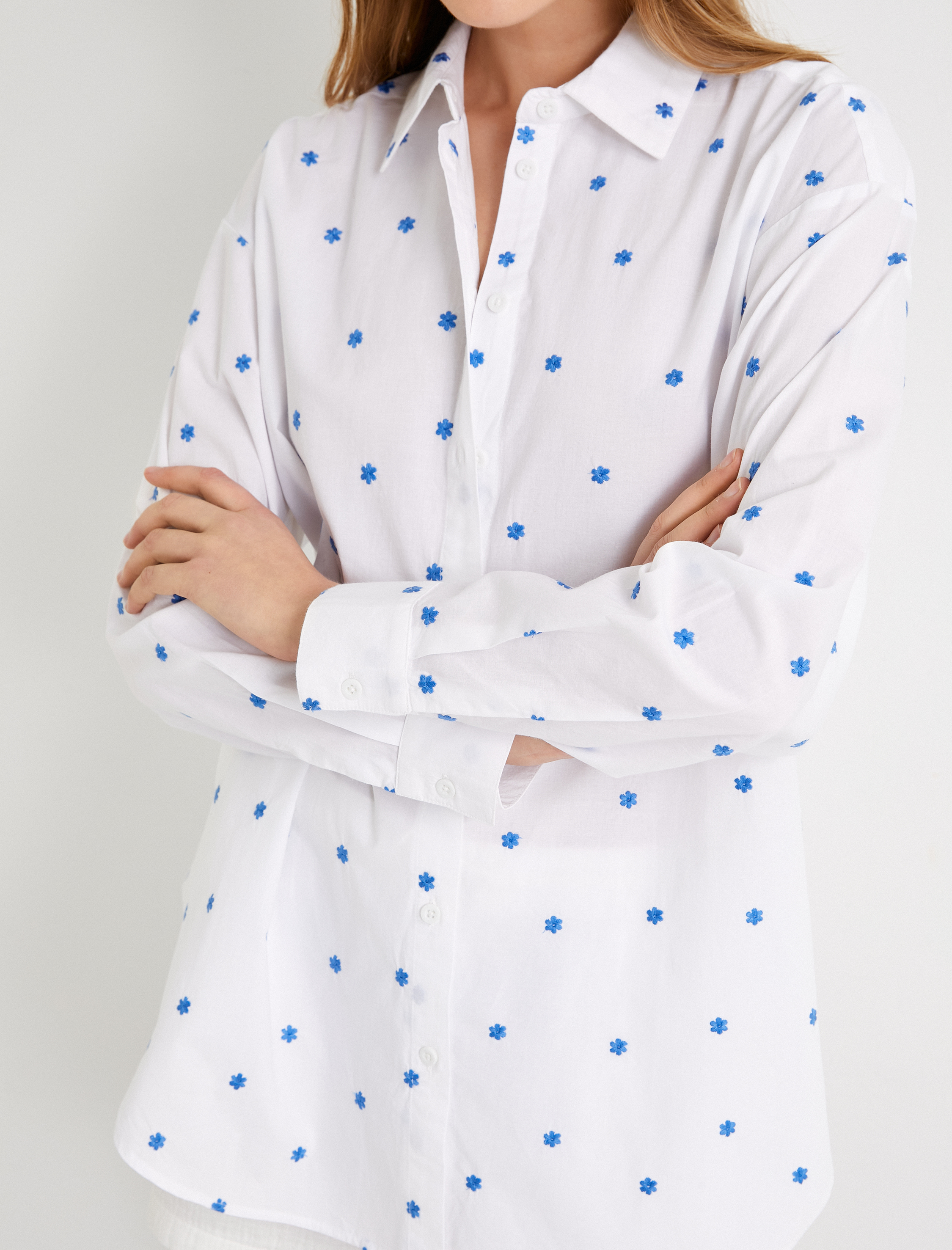   Çiçekli Gömlek Nakışlı Düğmeli Klasik Yaka Standart Kesim