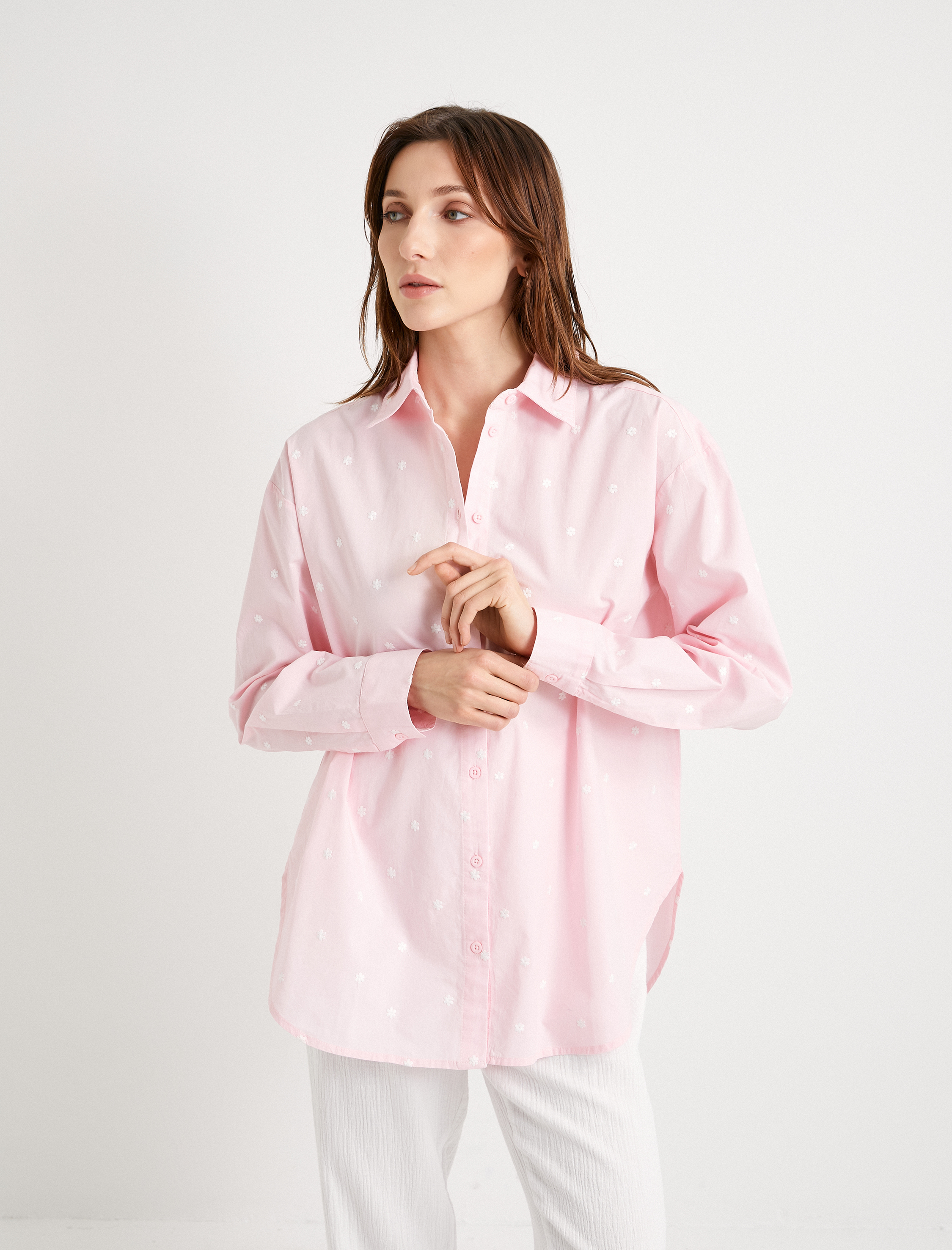   Çiçekli Gömlek Nakışlı Düğmeli Klasik Yaka Standart Kesim