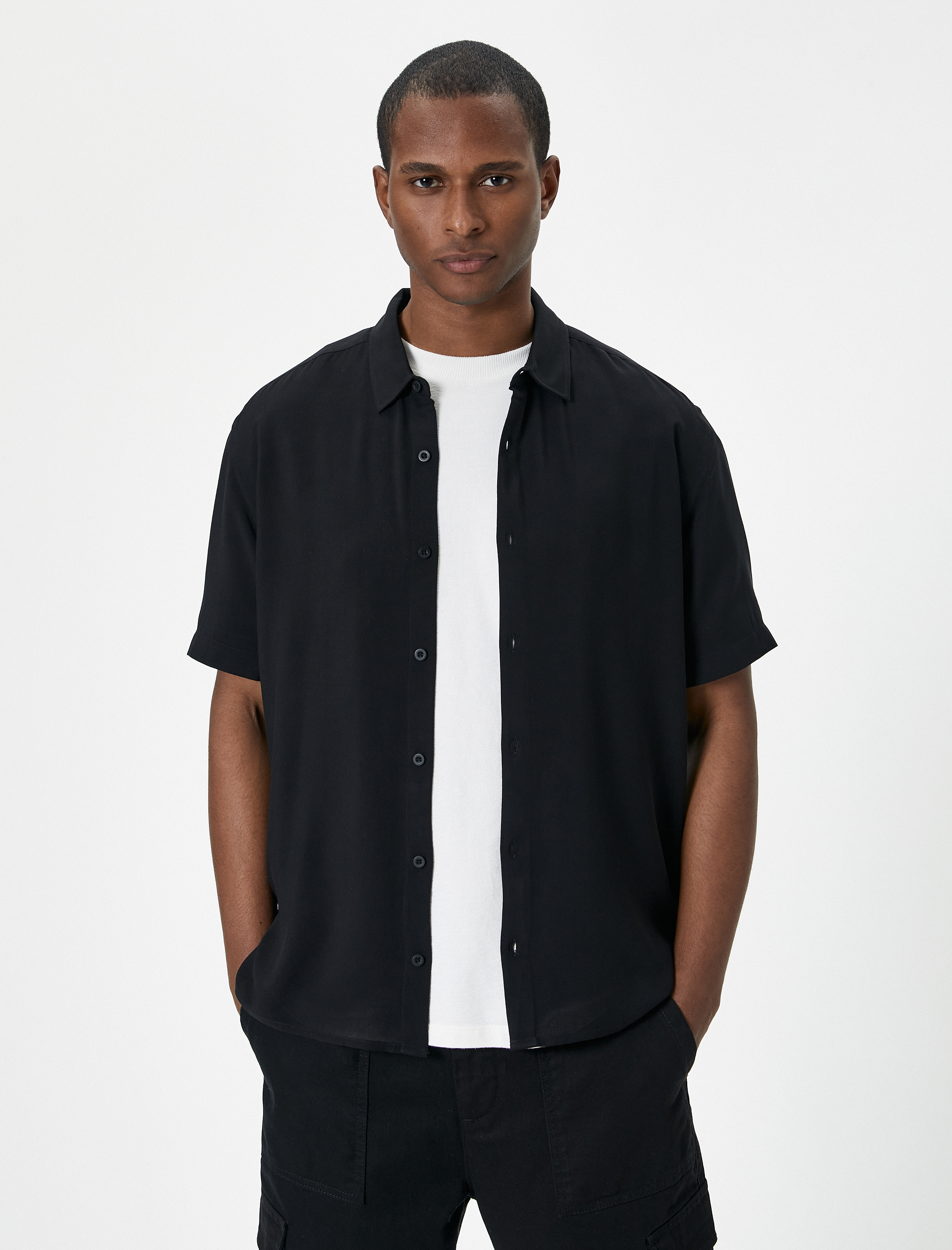   Yazlık Gömlek Kısa Kollu Klasik Yaka Düğmeli Viskon Kumaş Regular Fit