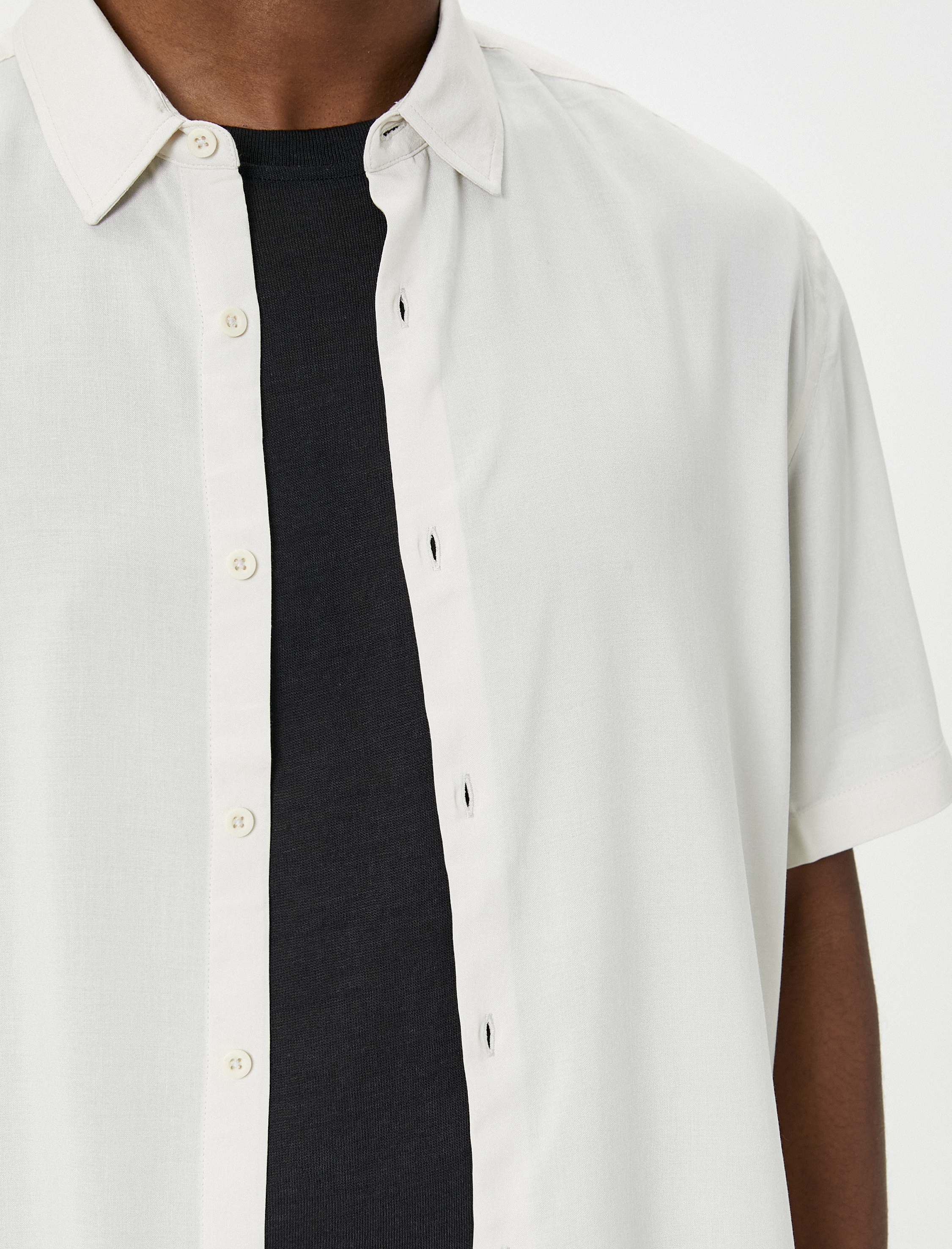   Yazlık Gömlek Kısa Kollu Klasik Yaka Düğmeli Viskon Kumaş Regular Fit